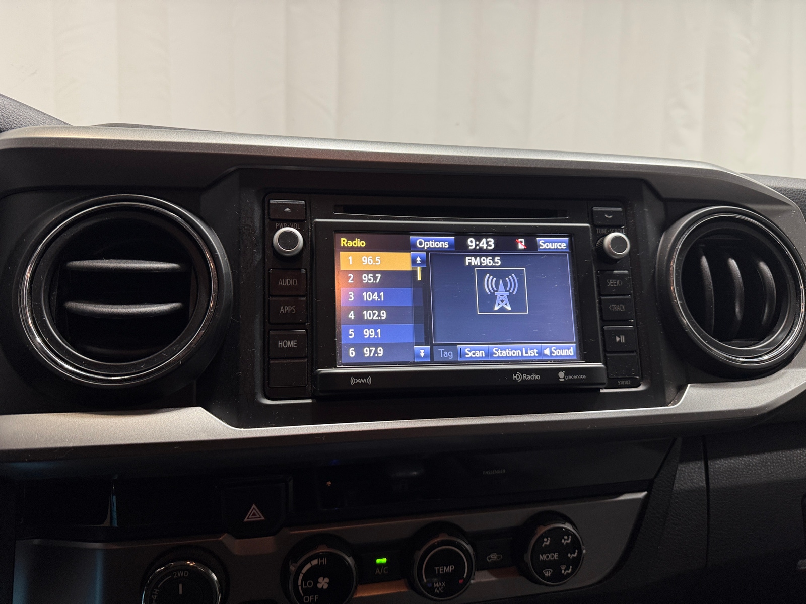 Thumbnail: 2016 Toyota Tacoma - 4