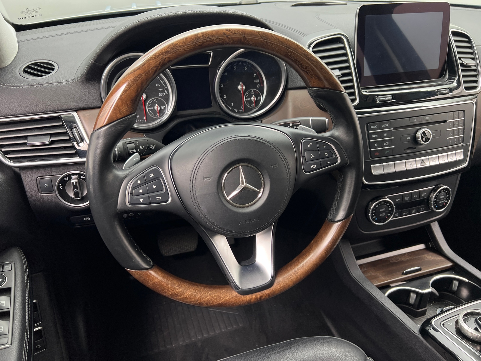 Thumbnail: 2017 Mercedes-Benz GLS - 4