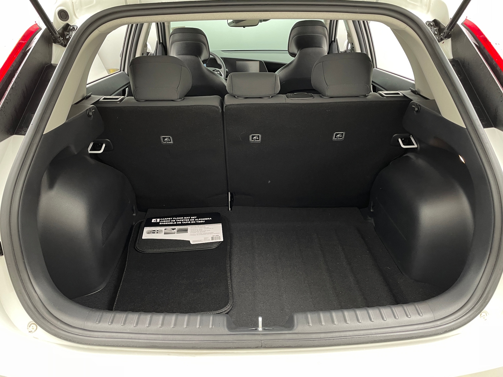 Thumbnail: 2025 Kia Niro - 7