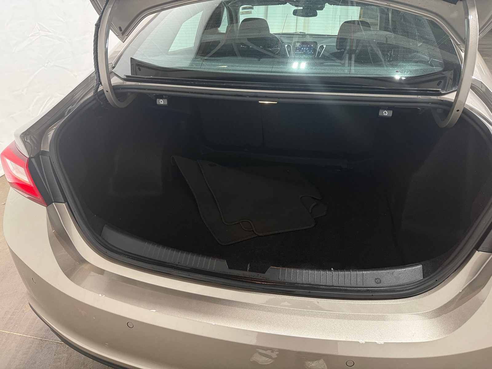 Thumbnail: 2024 Chevrolet Malibu - 7