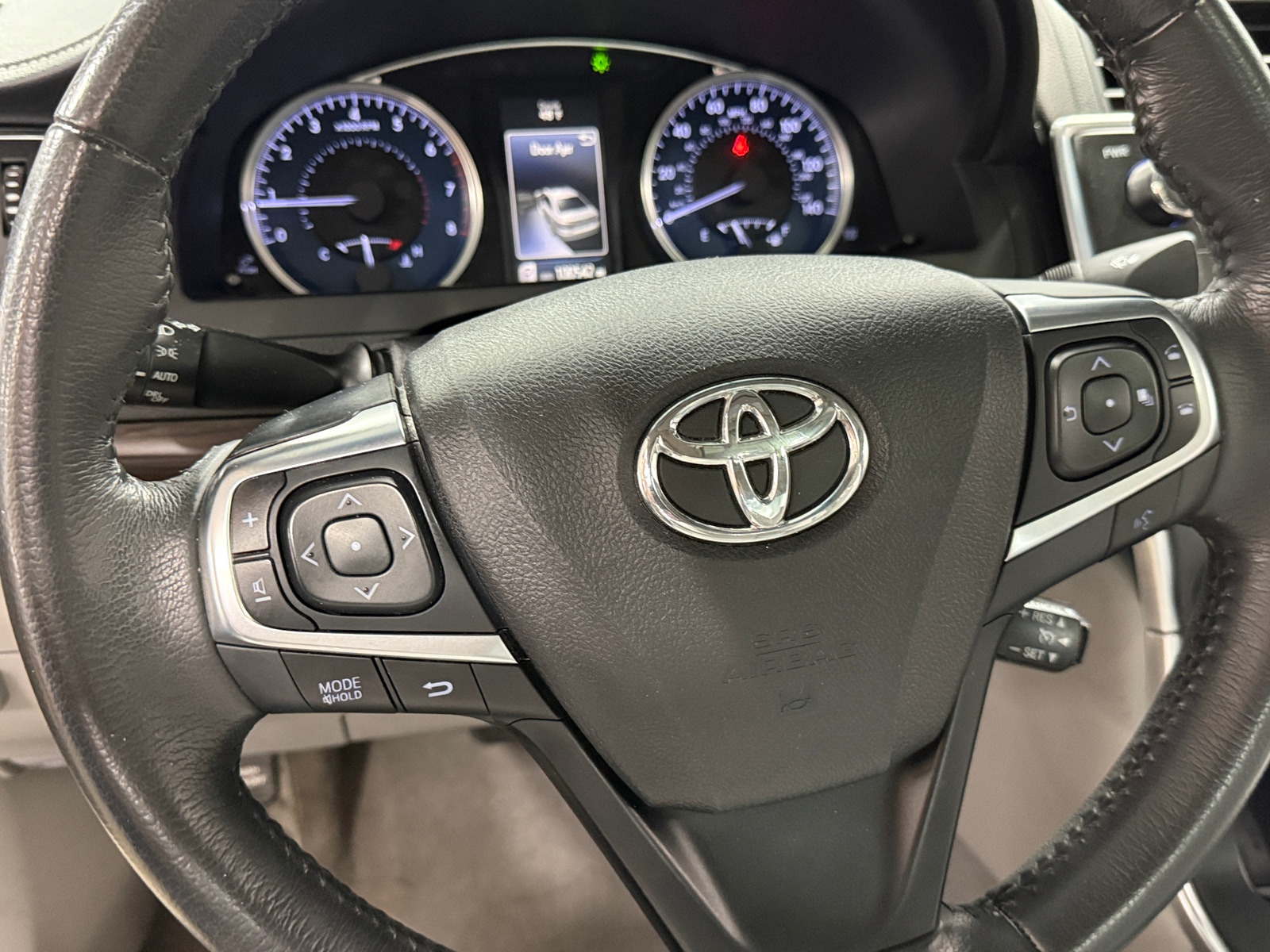 Thumbnail: 2017 Toyota Camry - 4