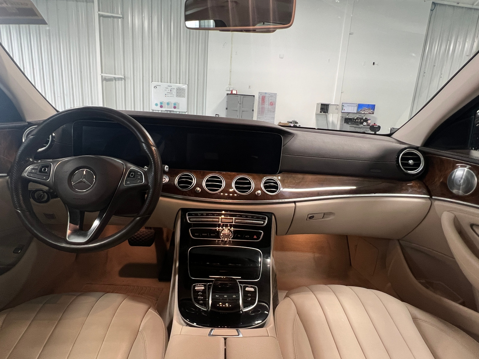 Thumbnail: 2018 Mercedes-Benz E-Class - 2