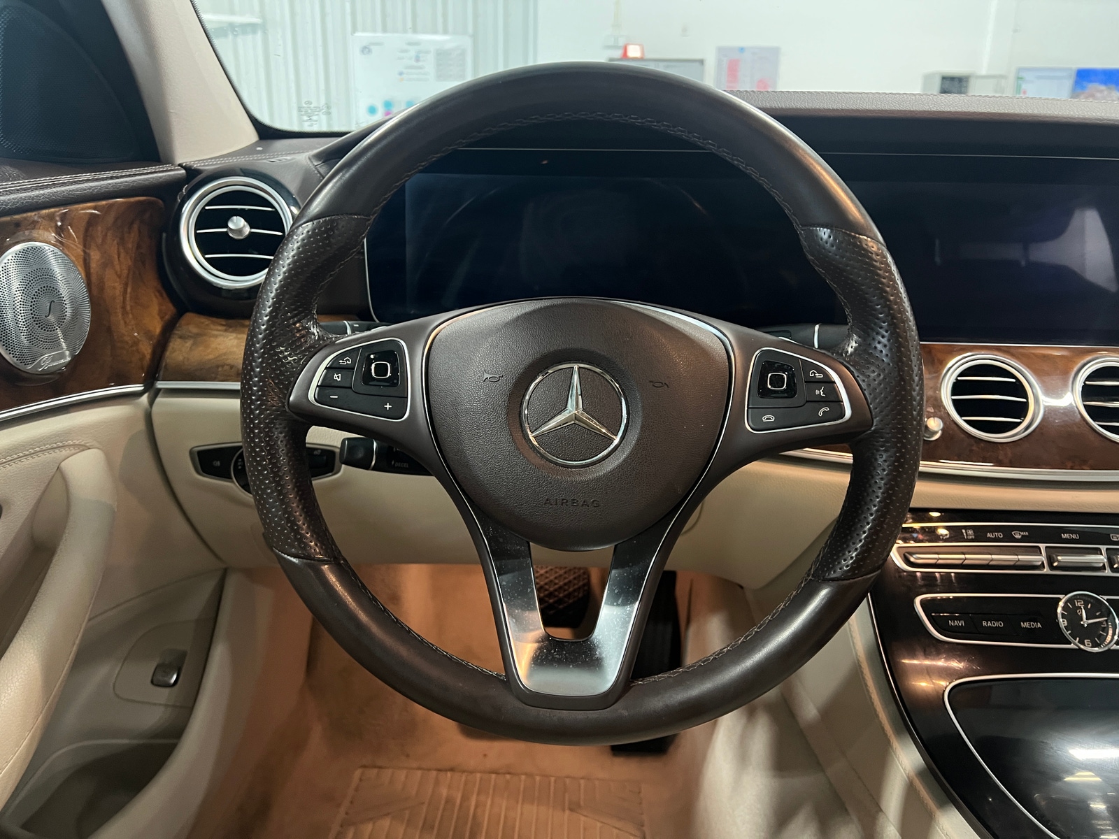 Thumbnail: 2018 Mercedes-Benz E-Class - 4