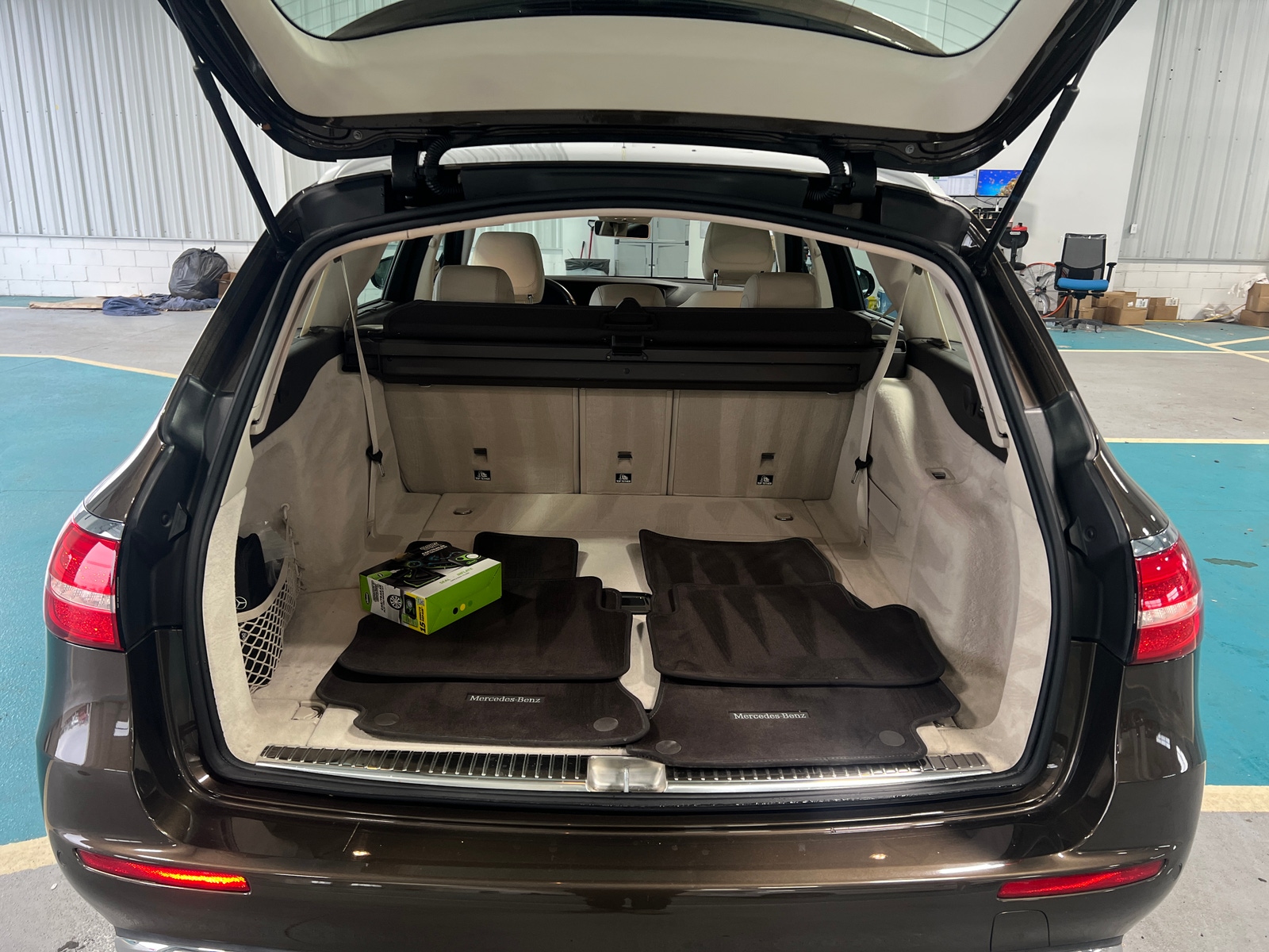 Thumbnail: 2018 Mercedes-Benz E-Class - 6