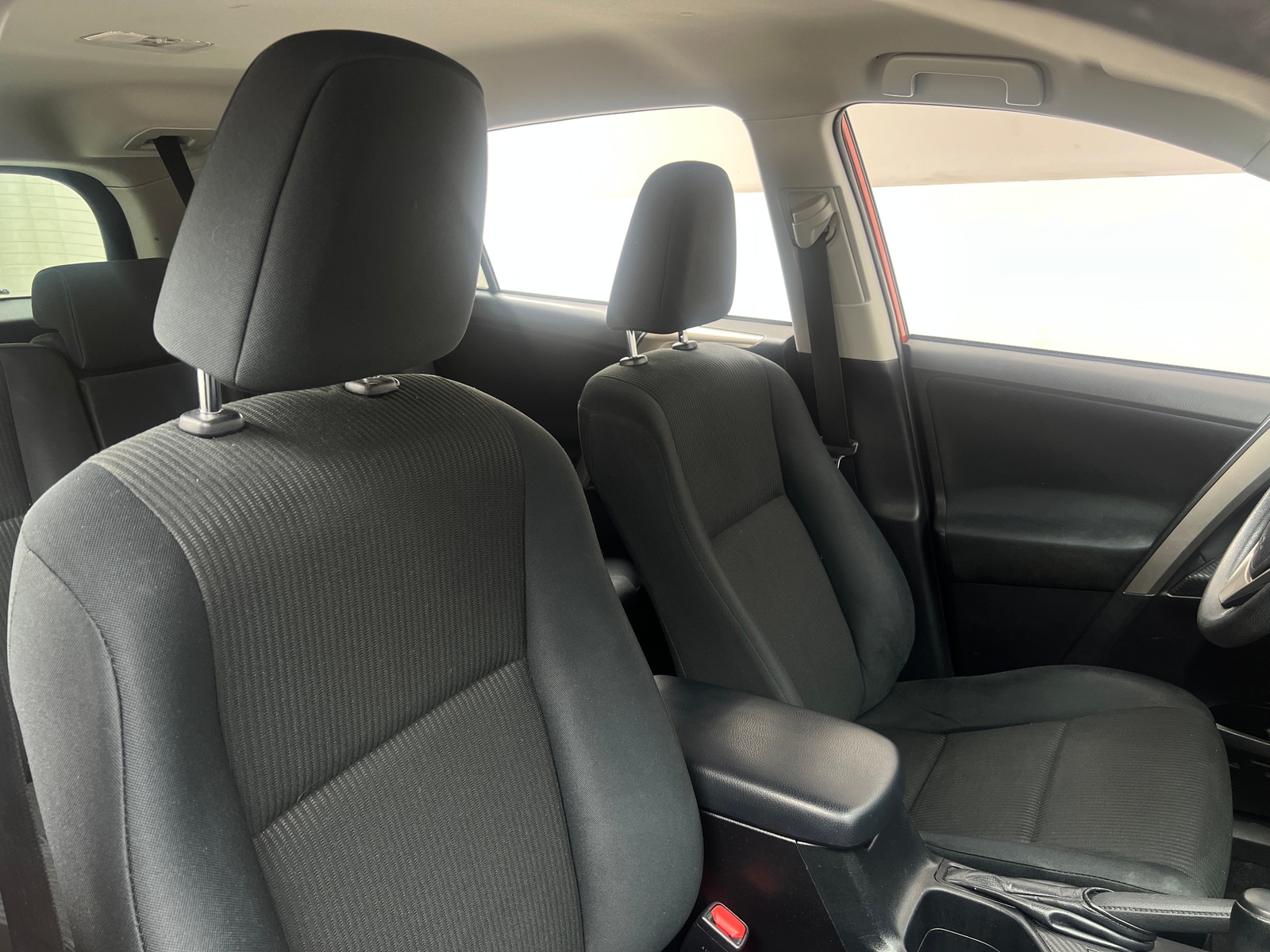 Thumbnail: 2015 Toyota RAV4 - 2