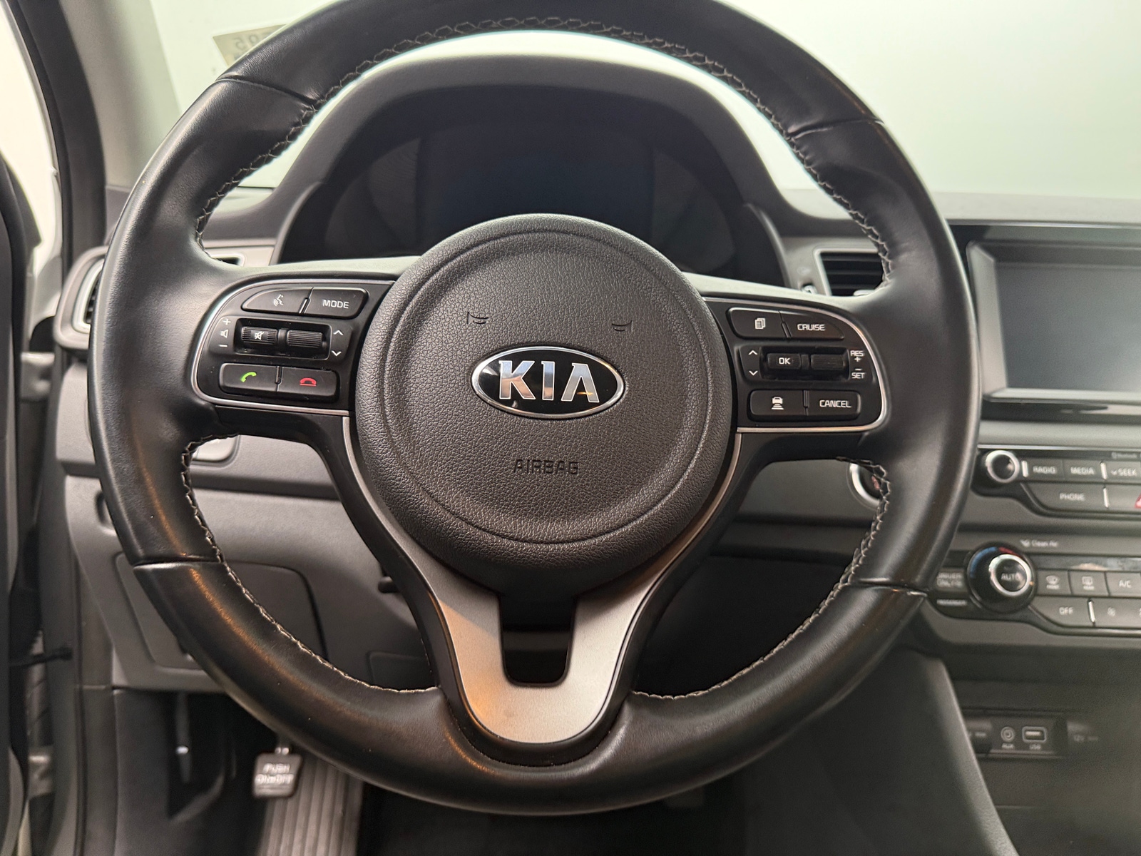 Thumbnail: 2018 Kia Niro - 5