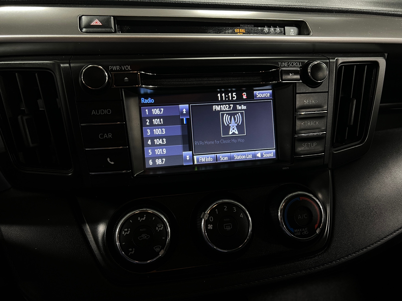 Thumbnail: 2017 Toyota RAV4 - 4