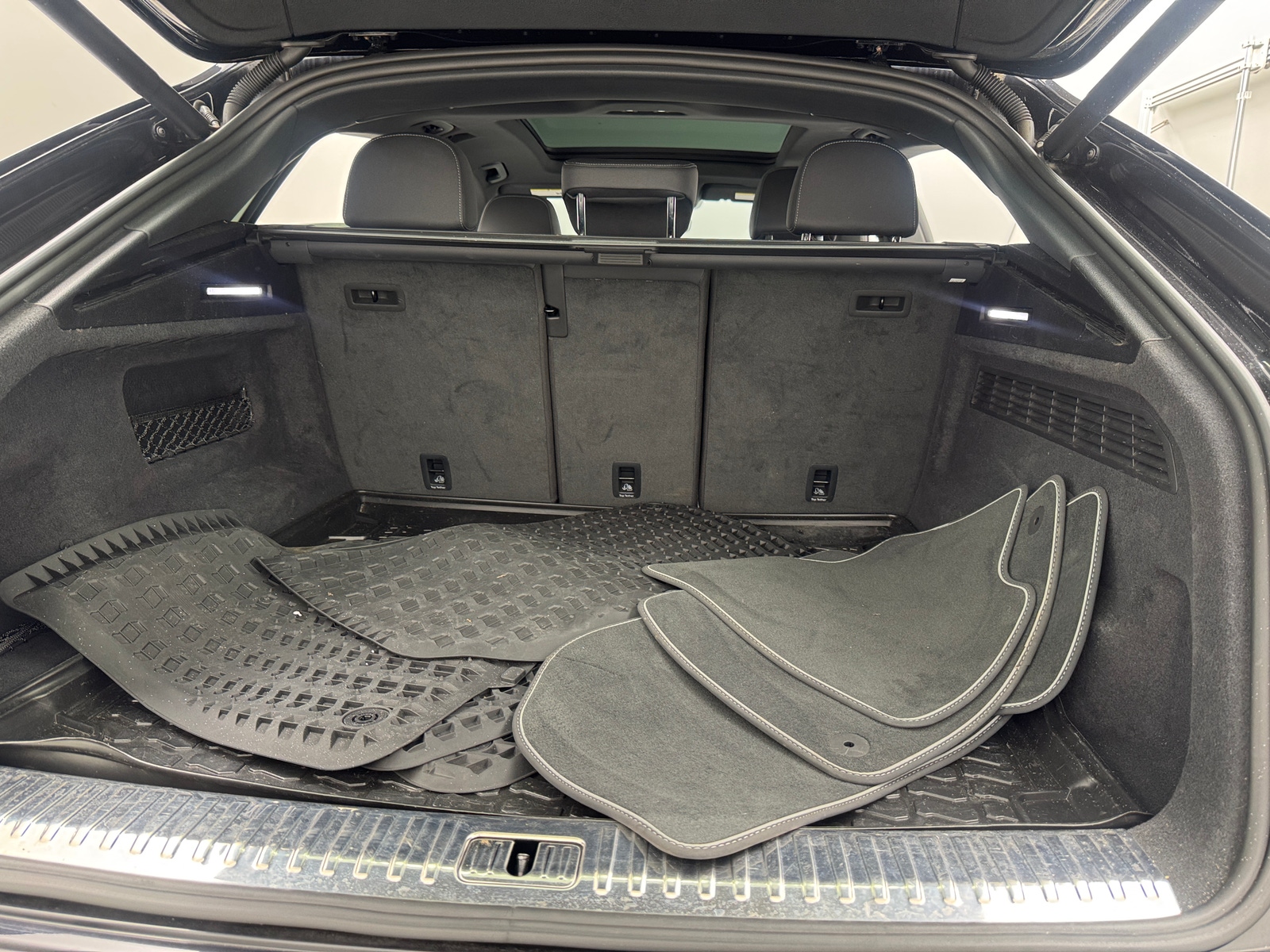 Thumbnail: 2020 Audi Q8 - 6