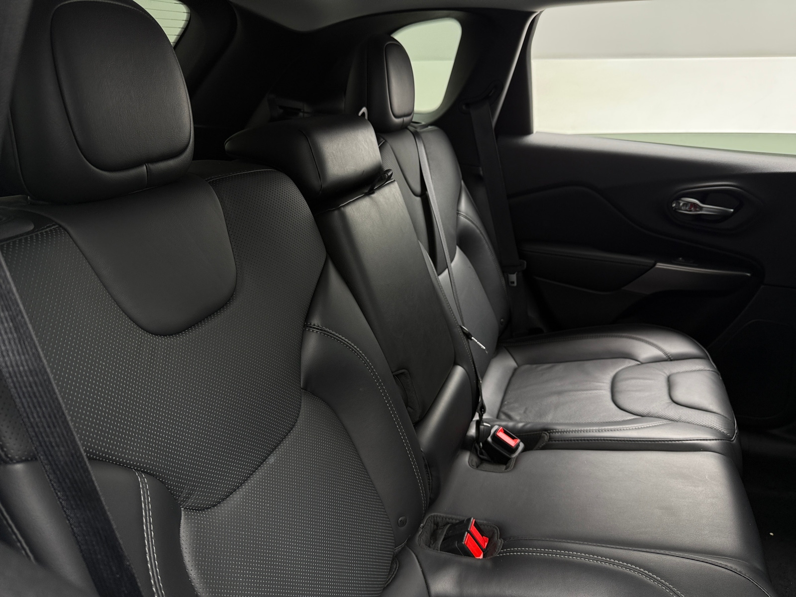 Thumbnail: 2019 Jeep Cherokee - 5