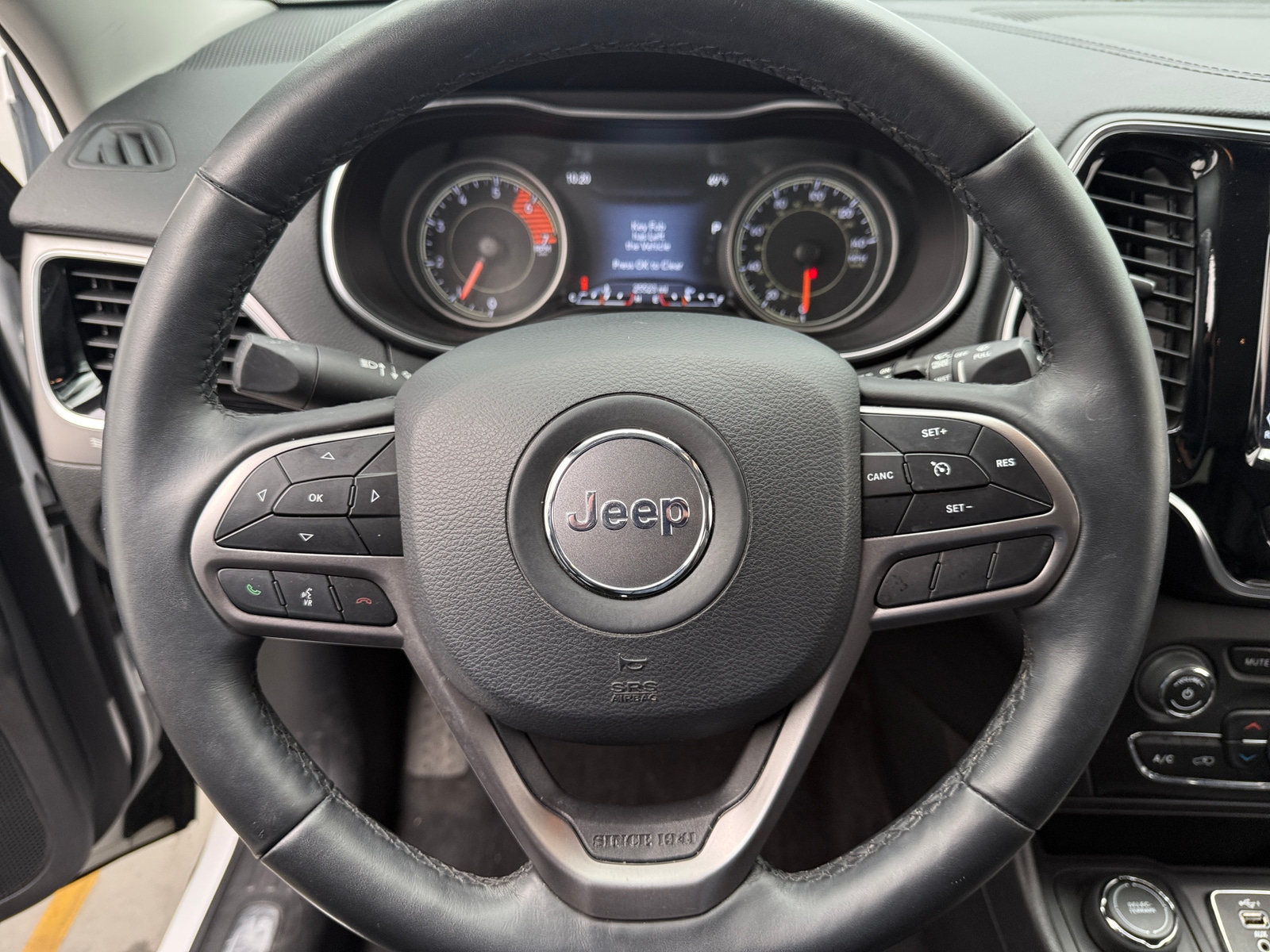 Thumbnail: 2019 Jeep Cherokee - 4