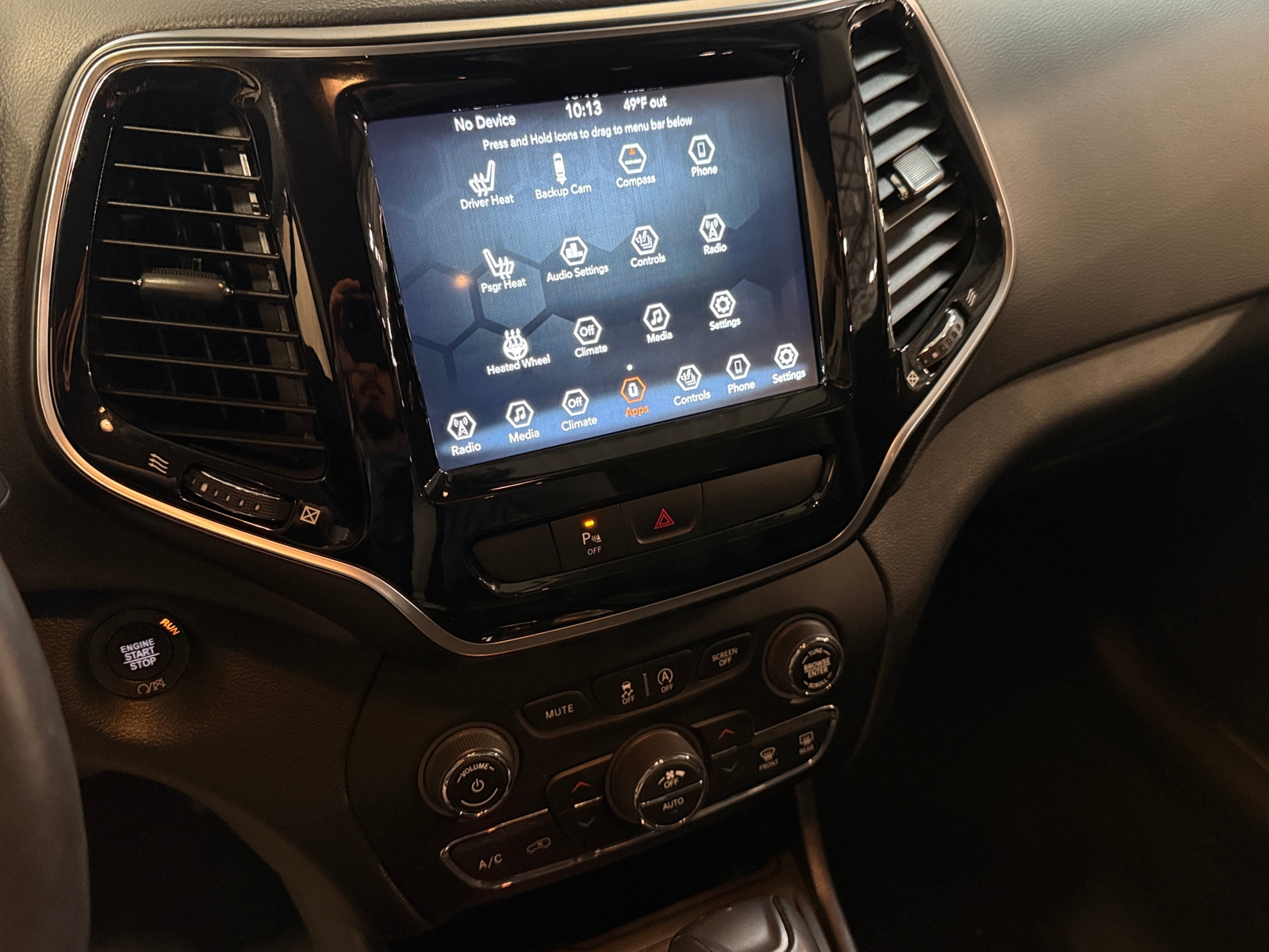 Thumbnail: 2019 Jeep Cherokee - 3