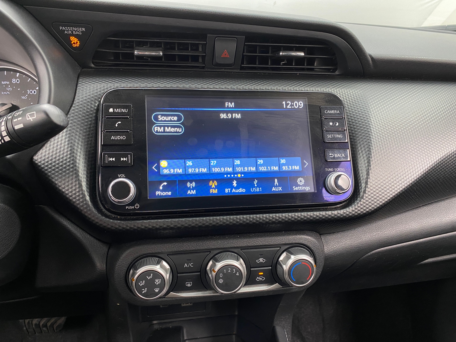 Thumbnail: 2024 Nissan Kicks - 4