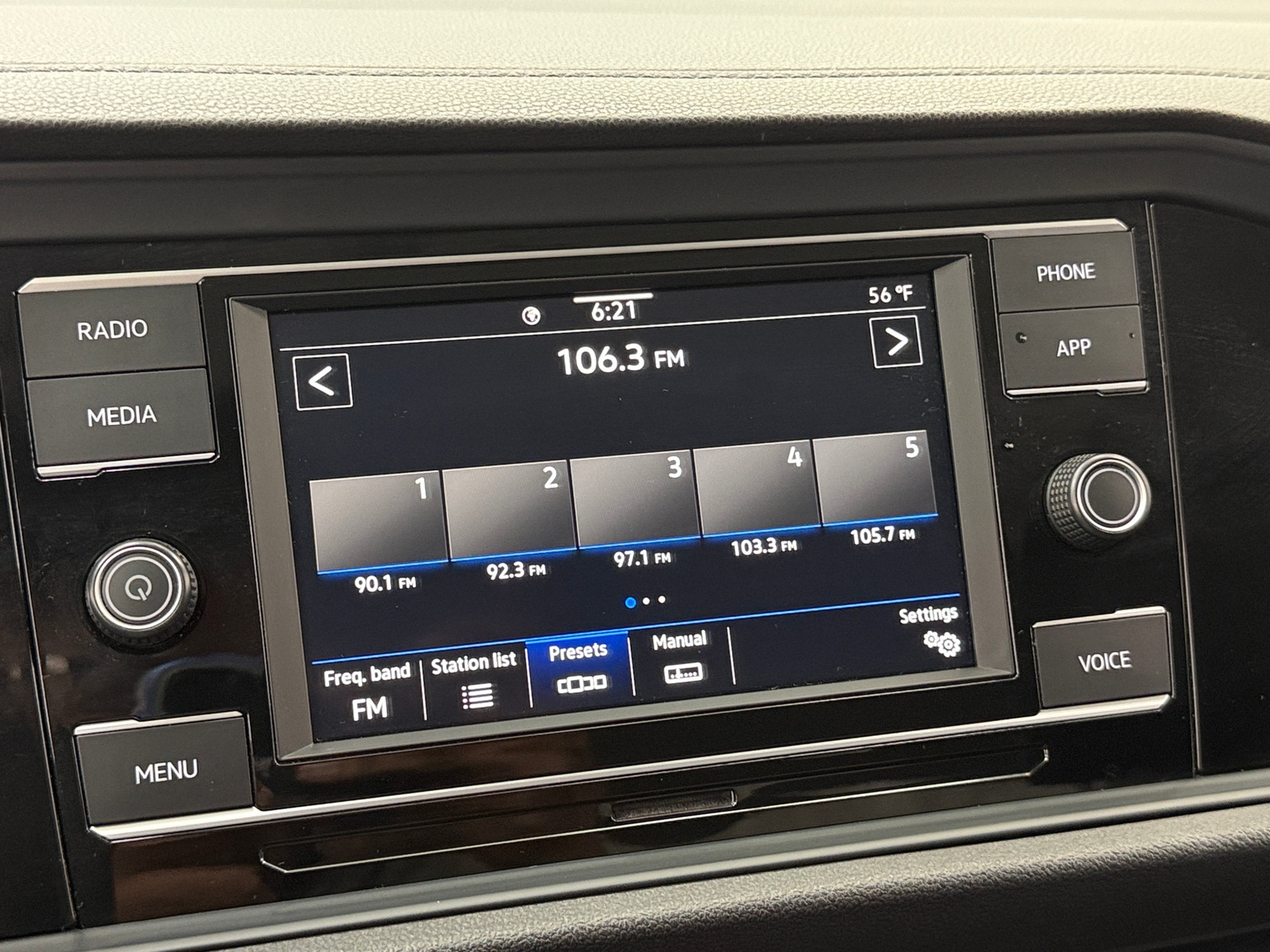 Thumbnail: 2022 Volkswagen Jetta - 3