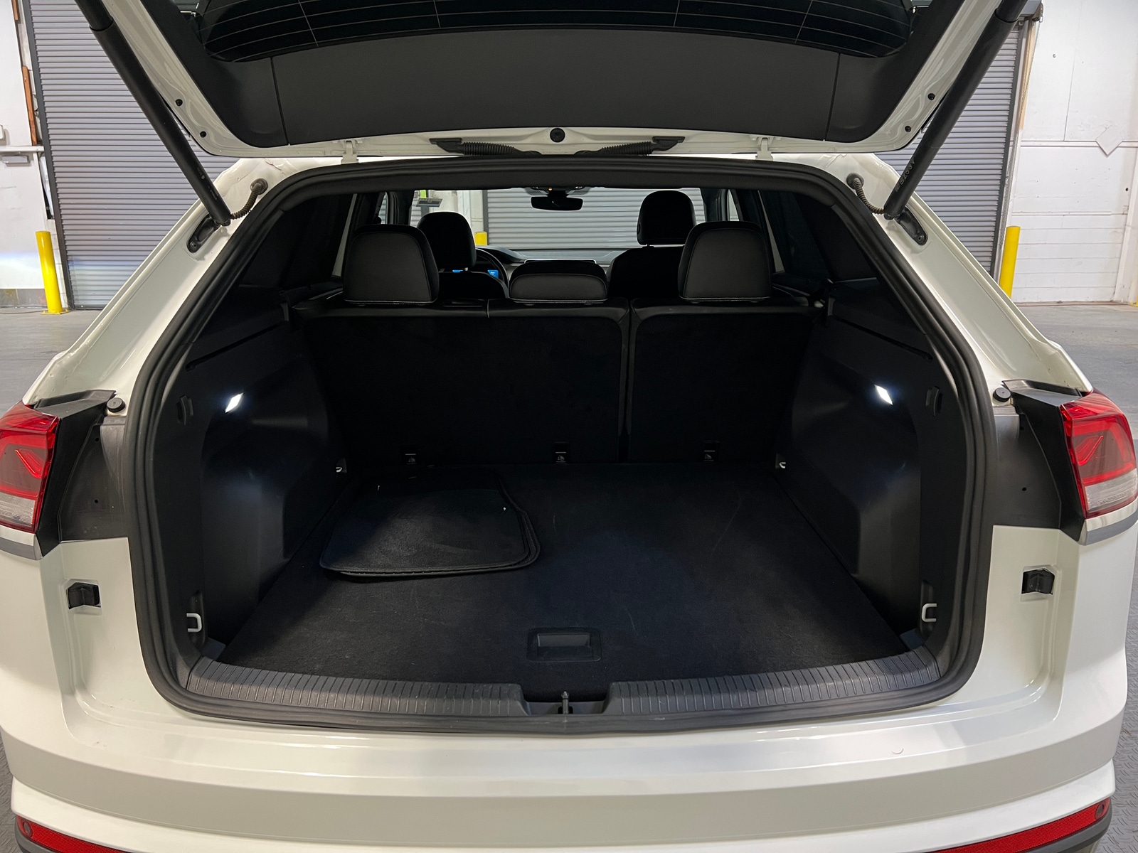 Thumbnail: 2024 Volkswagen Atlas - 6