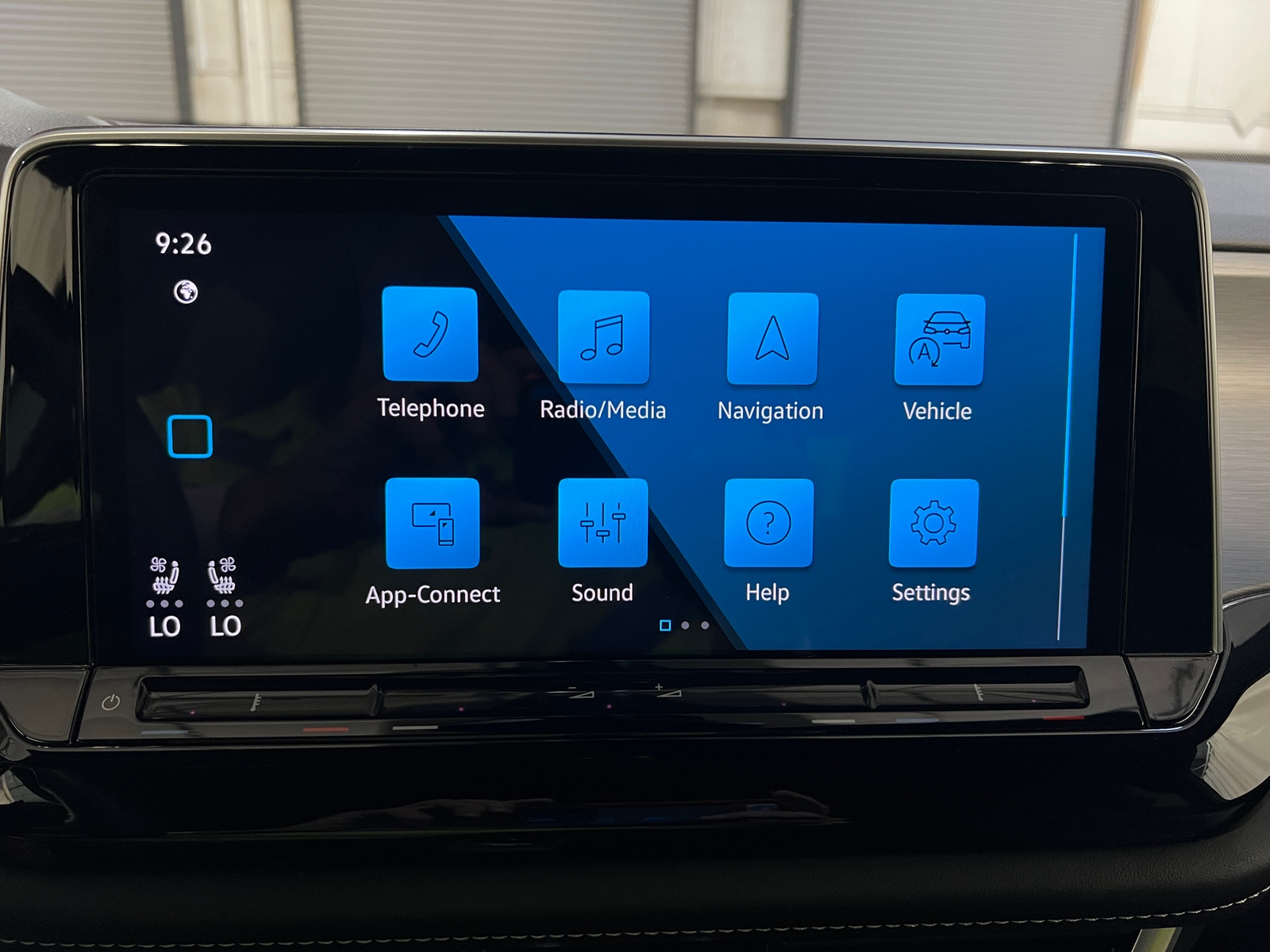 Thumbnail: 2024 Volkswagen Atlas - 3