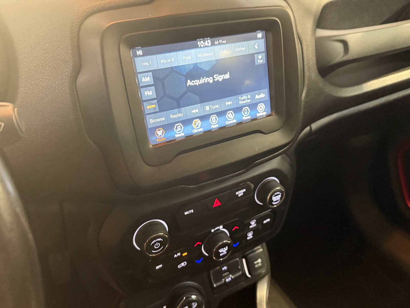 Thumbnail: 2020 Jeep Renegade - 3