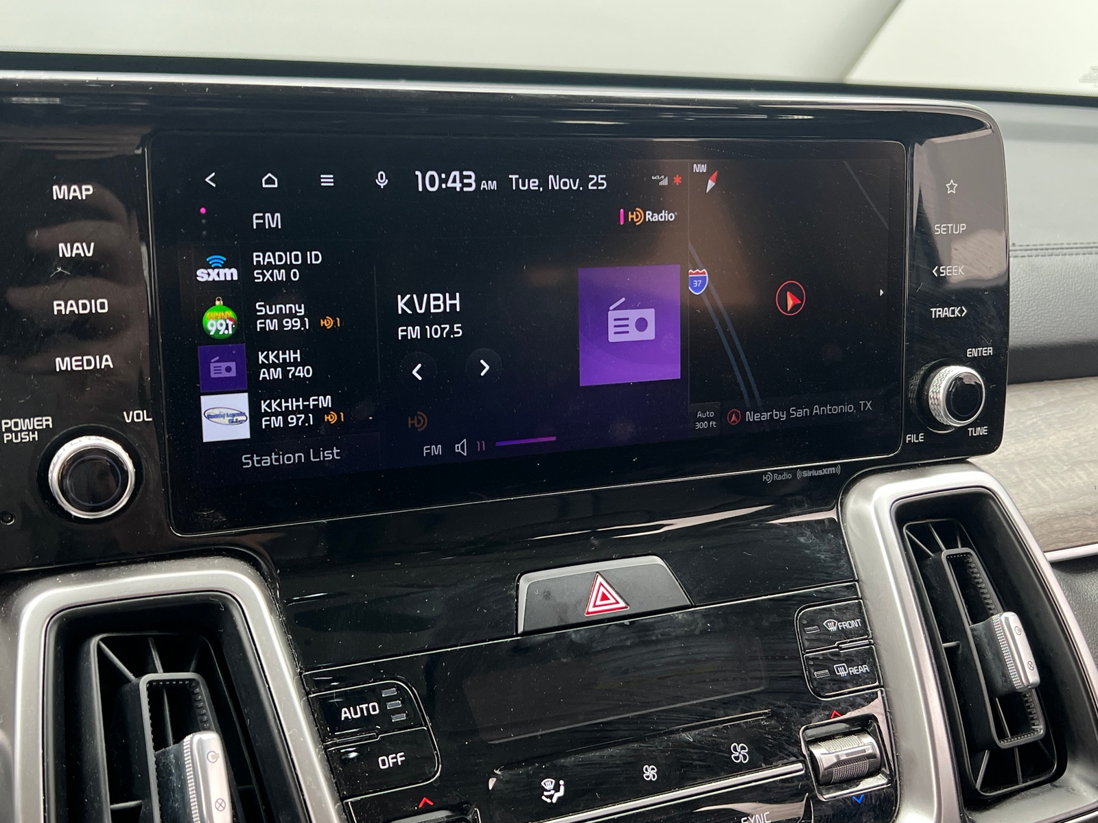 Thumbnail: 2022 Kia Sorento - 3