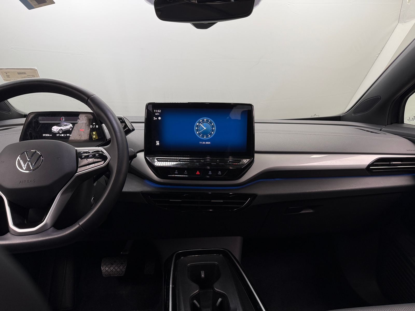 Thumbnail: 2023 Volkswagen ID.4 - 2