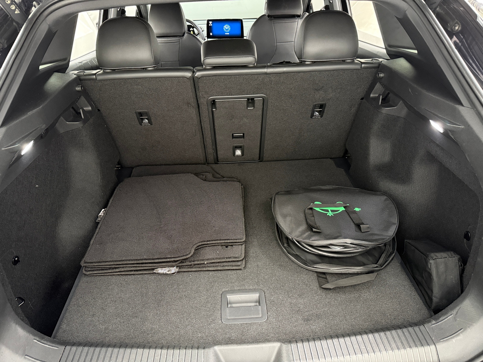 Thumbnail: 2023 Volkswagen ID.4 - 6