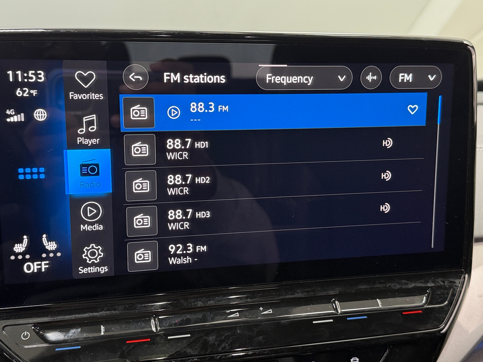 Thumbnail: 2023 Volkswagen ID.4 - 3