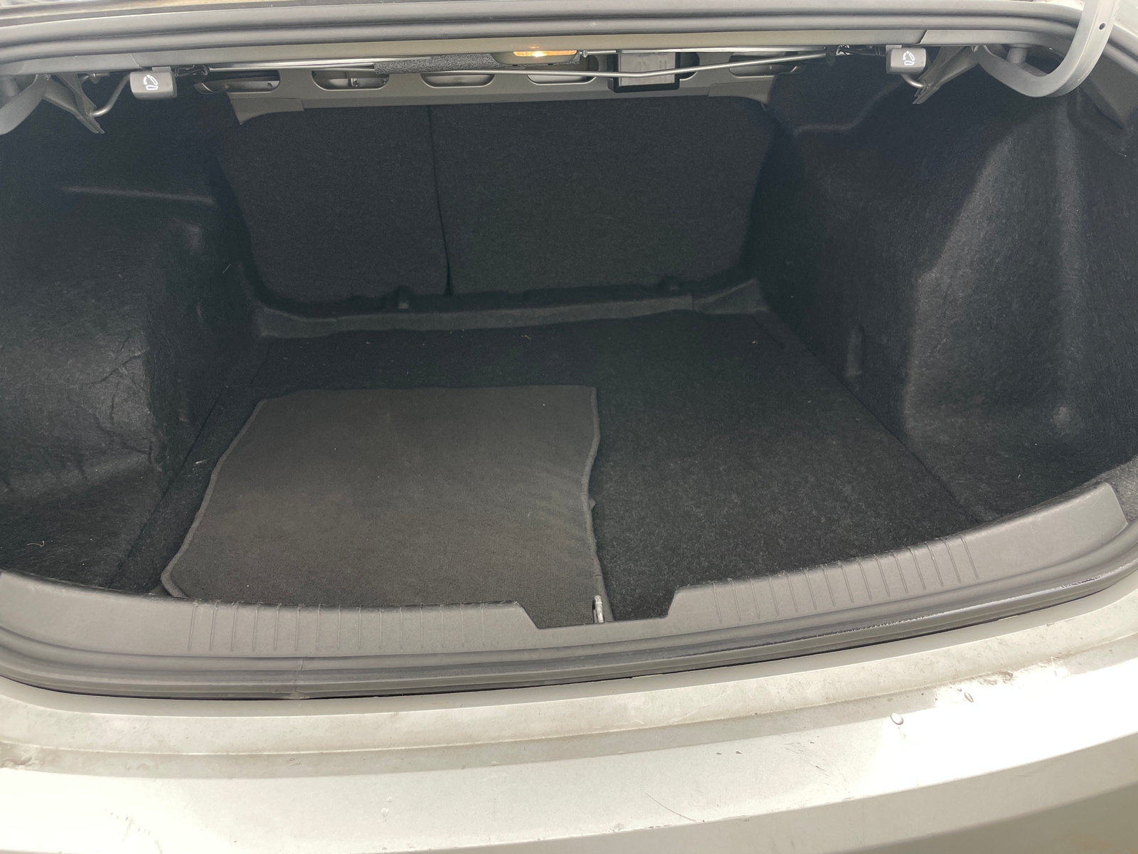 Thumbnail: 2022 Chevrolet Malibu - 7