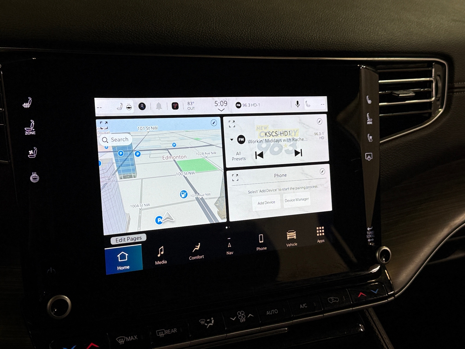 Thumbnail: 2023 Jeep Wagoneer - 3