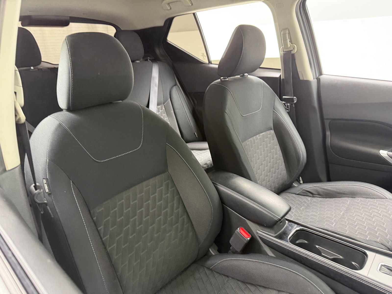 Thumbnail: 2023 Nissan Kicks - 2