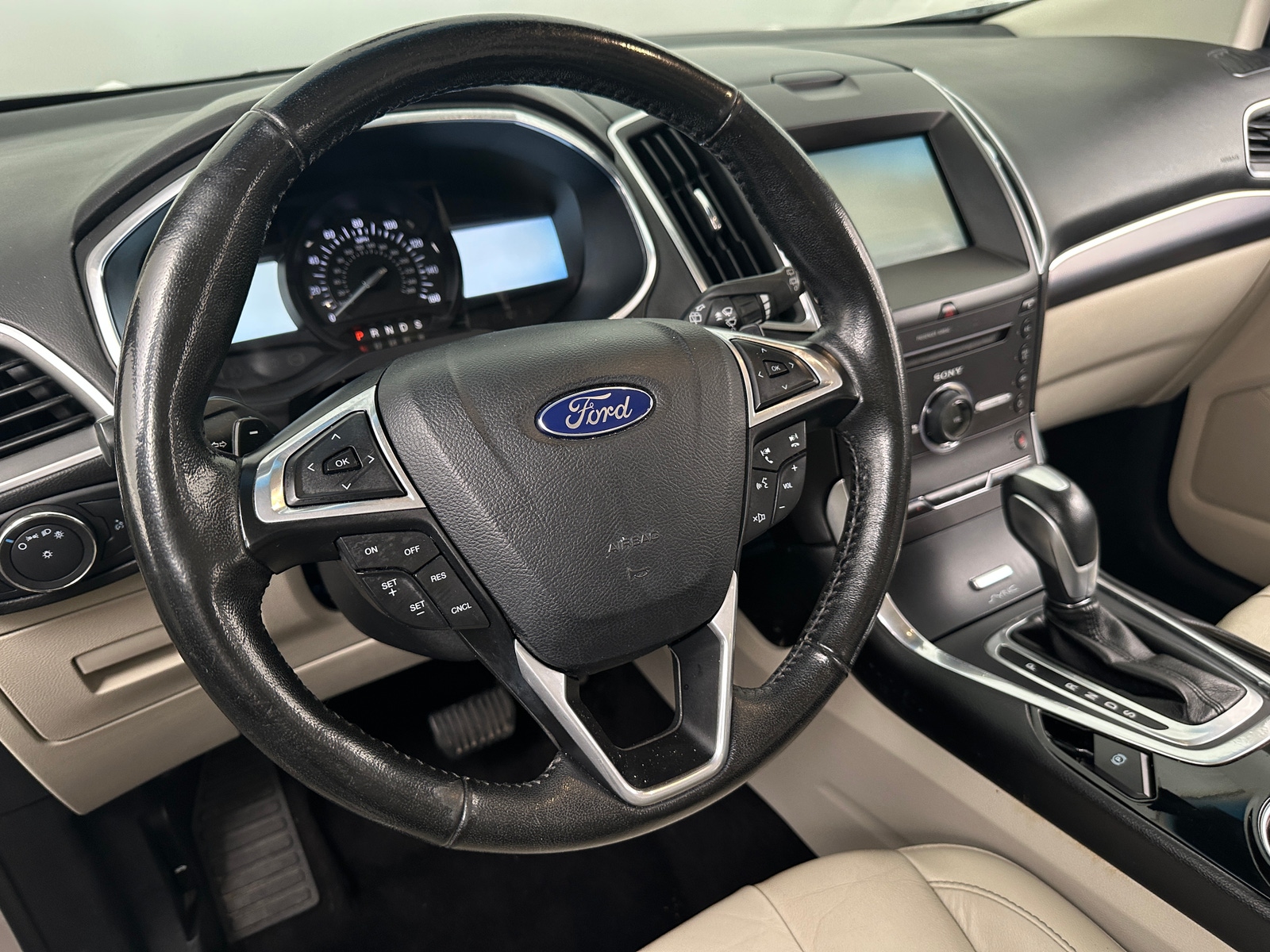 Thumbnail: 2015 Ford Edge - 4