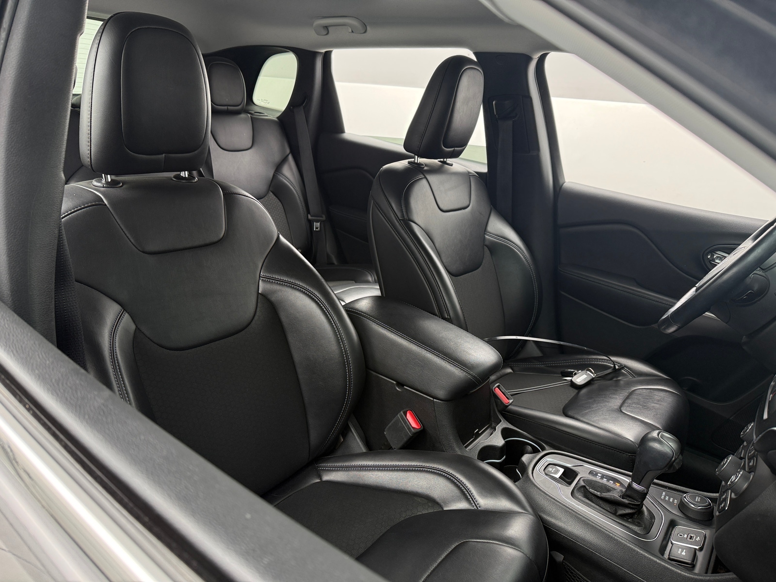 Thumbnail: 2019 Jeep Cherokee - 2