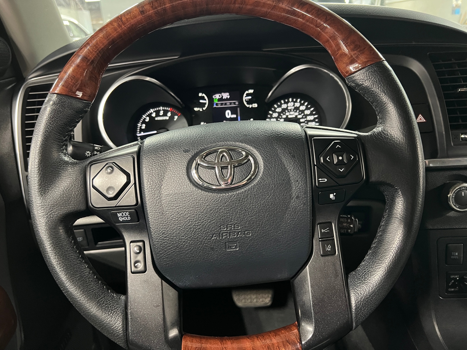 Thumbnail: 2020 Toyota Sequoia - 4