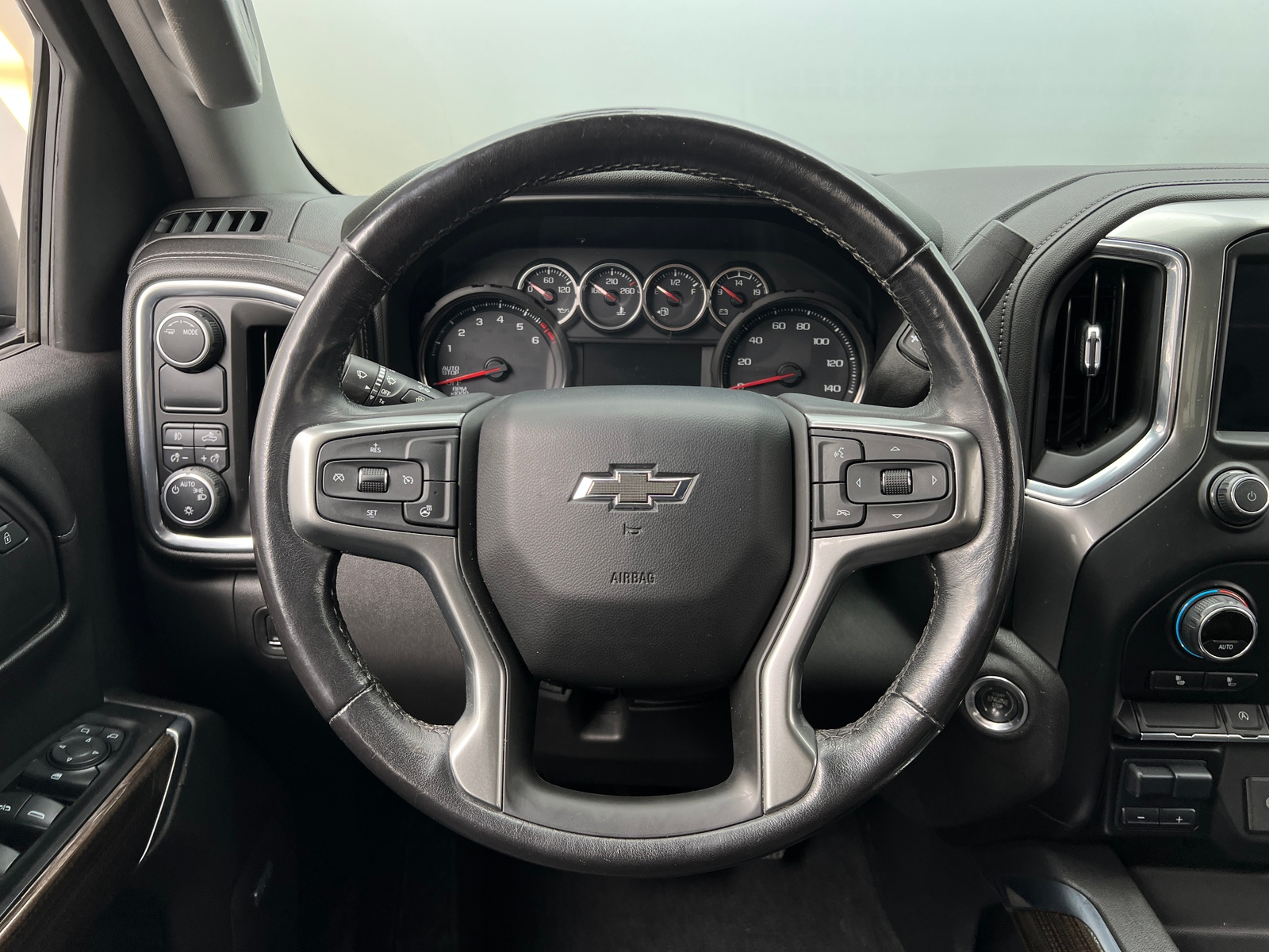 Thumbnail: 2020 Chevrolet Silverado 1500 - 5