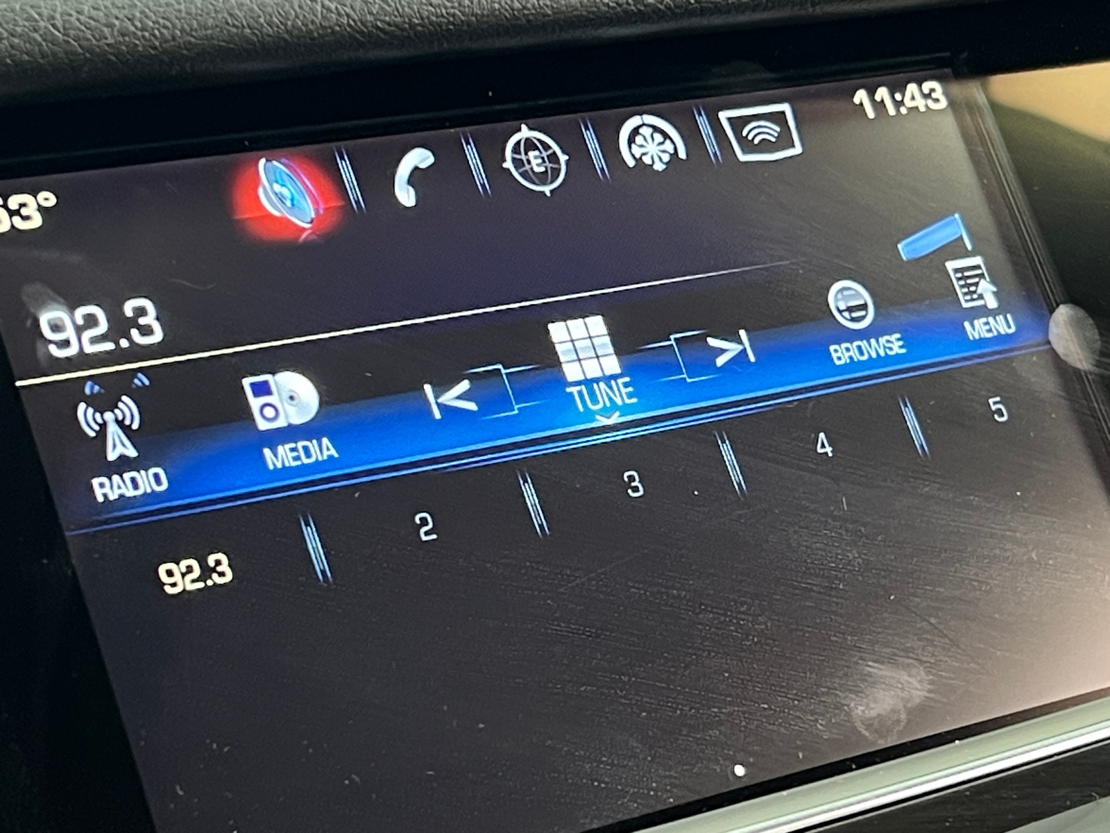 Thumbnail: 2017 Cadillac XT5 - 3