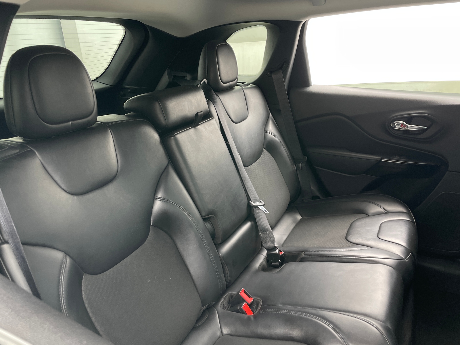 Thumbnail: 2020 Jeep Cherokee - 6