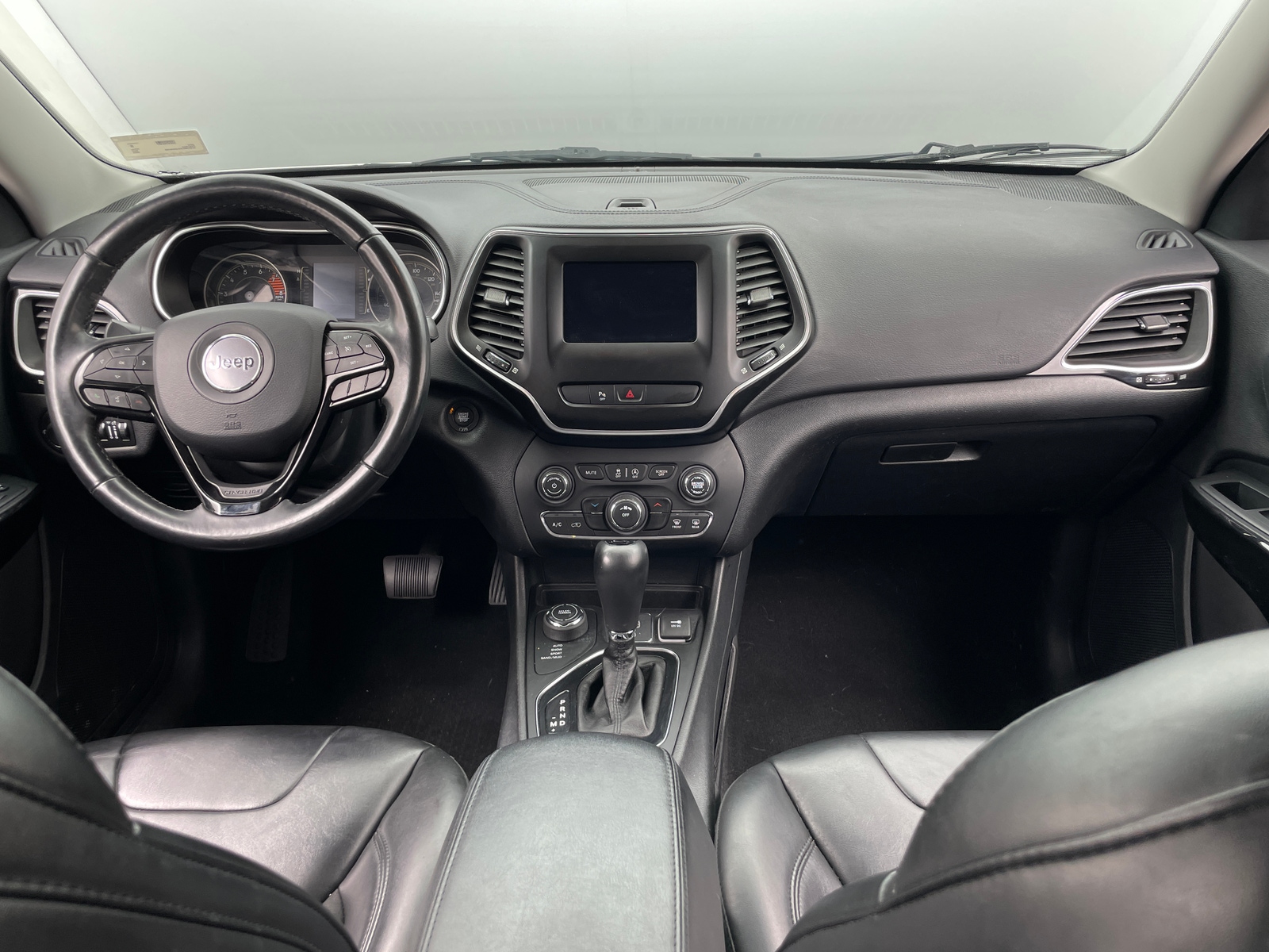 Thumbnail: 2020 Jeep Cherokee - 3