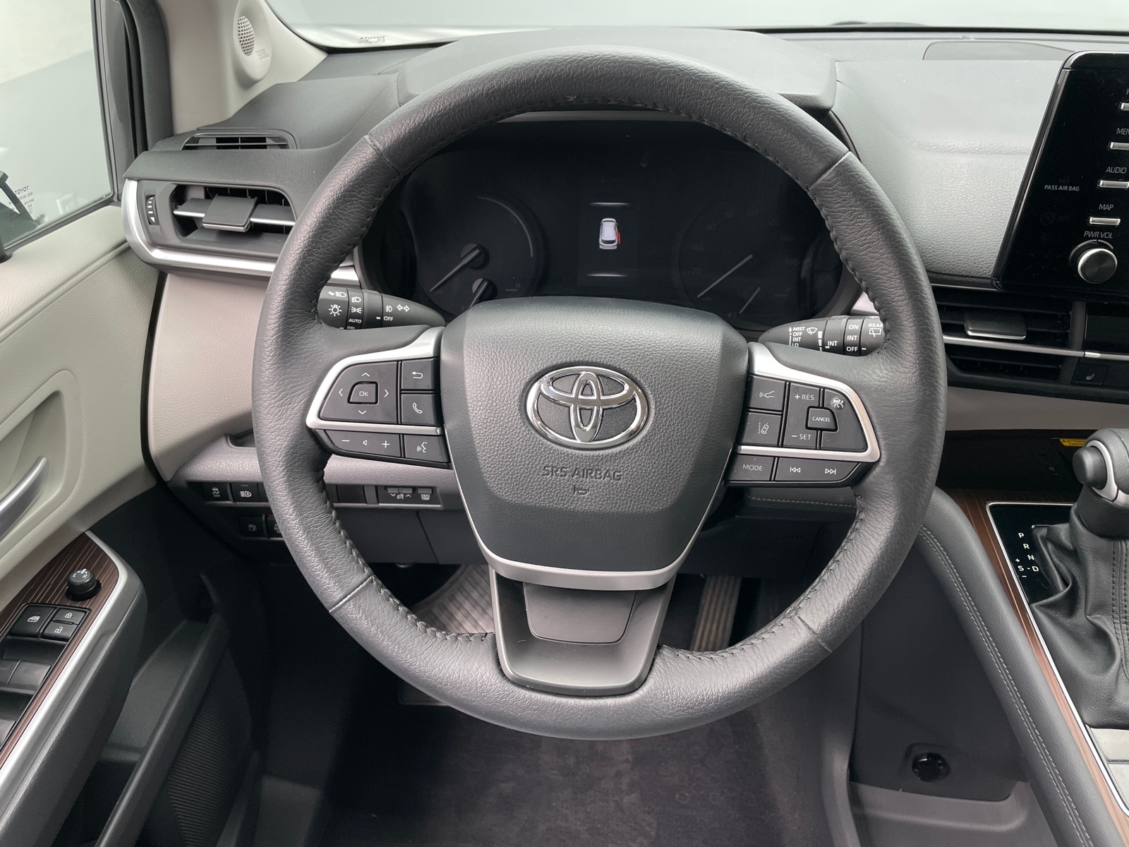 Thumbnail: 2024 Toyota Sienna - 4