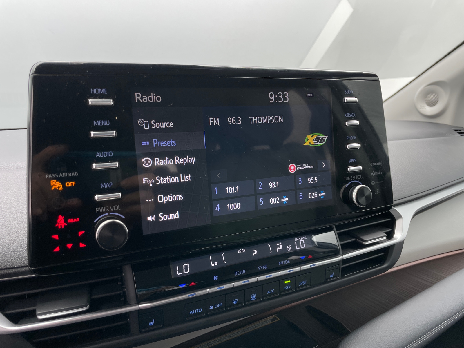 Thumbnail: 2024 Toyota Sienna - 3