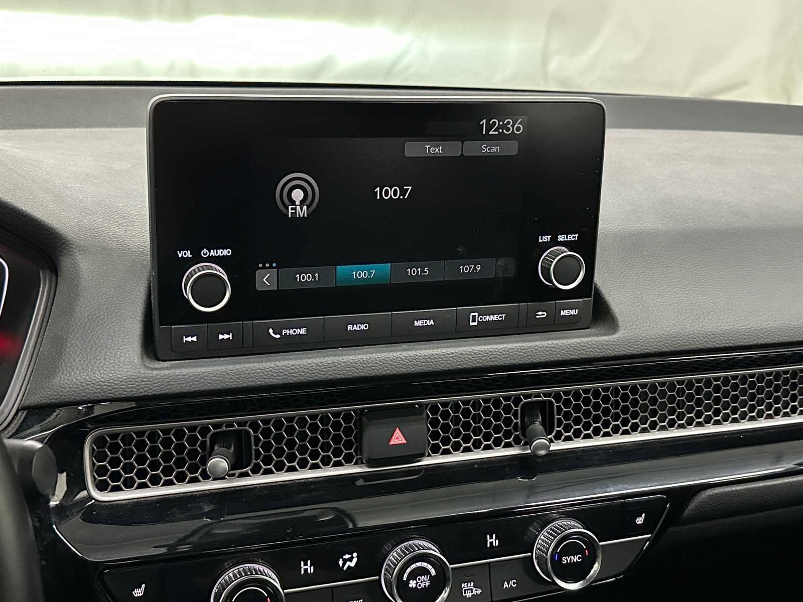 Thumbnail: 2024 Honda Civic - 4