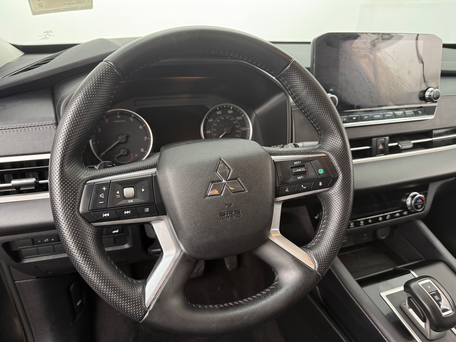 Thumbnail: 2024 Mitsubishi Outlander - 4