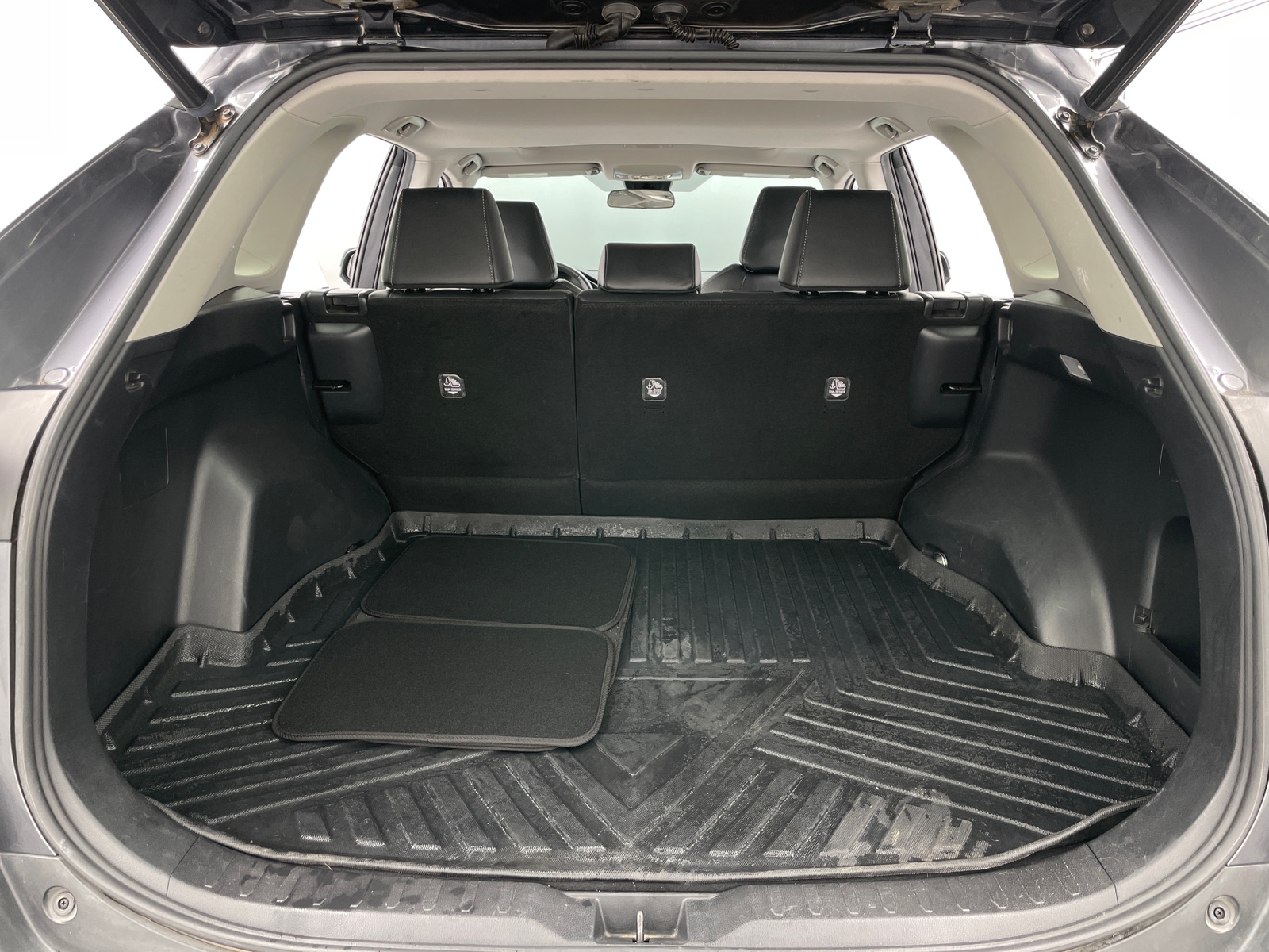 Thumbnail: 2020 Toyota RAV4 - 6