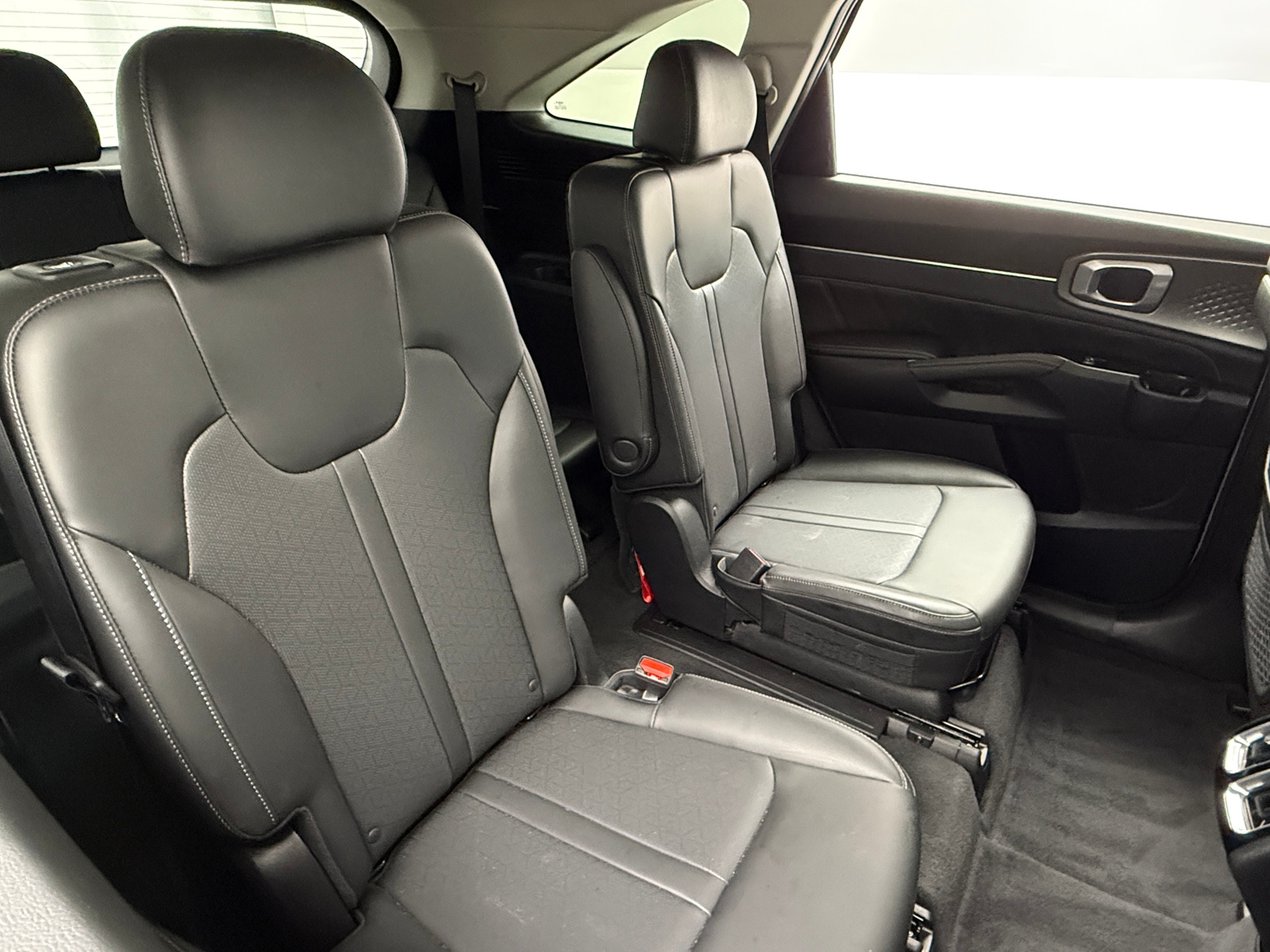 Thumbnail: 2023 Kia Sorento - 5