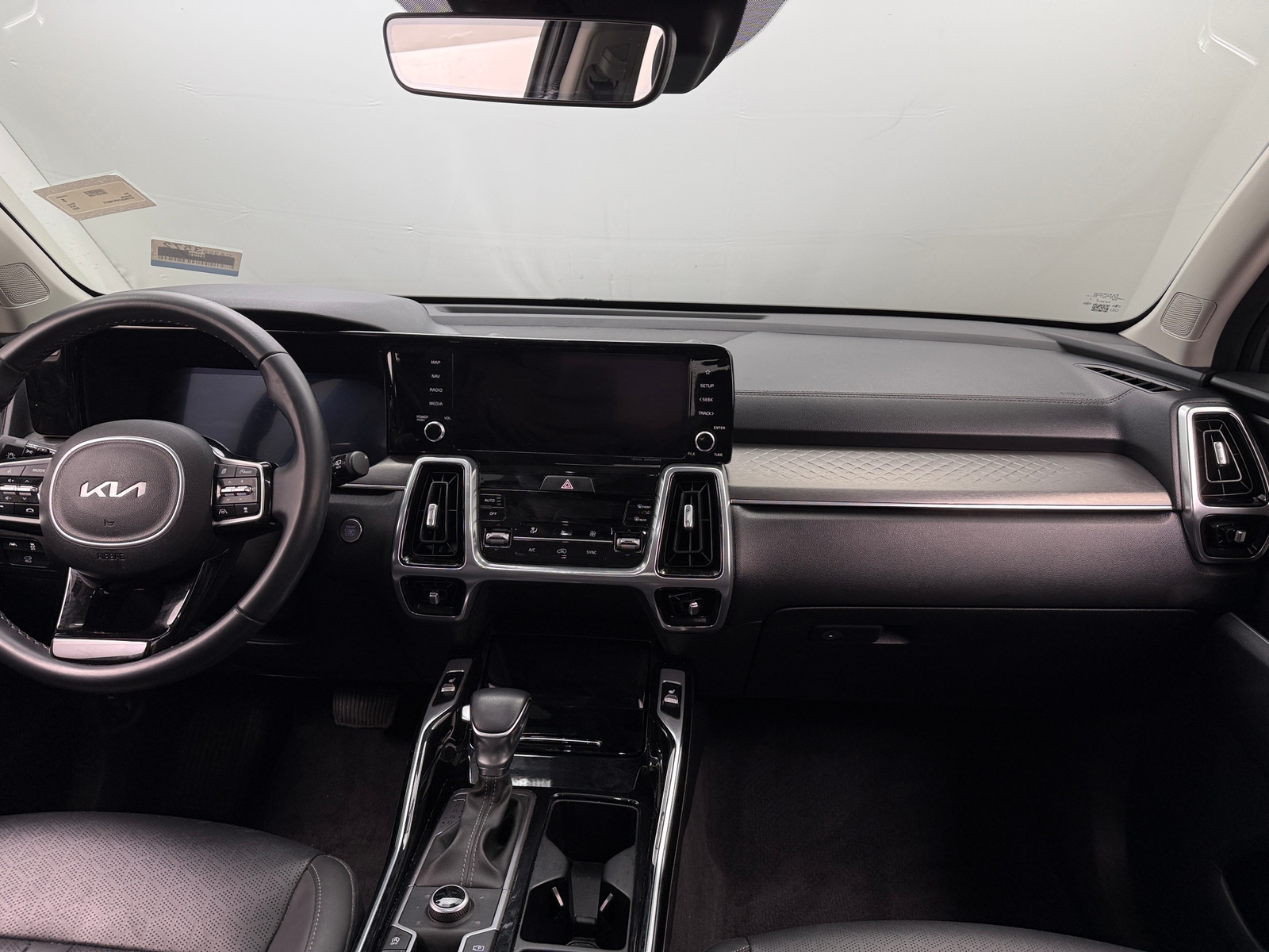 Thumbnail: 2023 Kia Sorento - 2