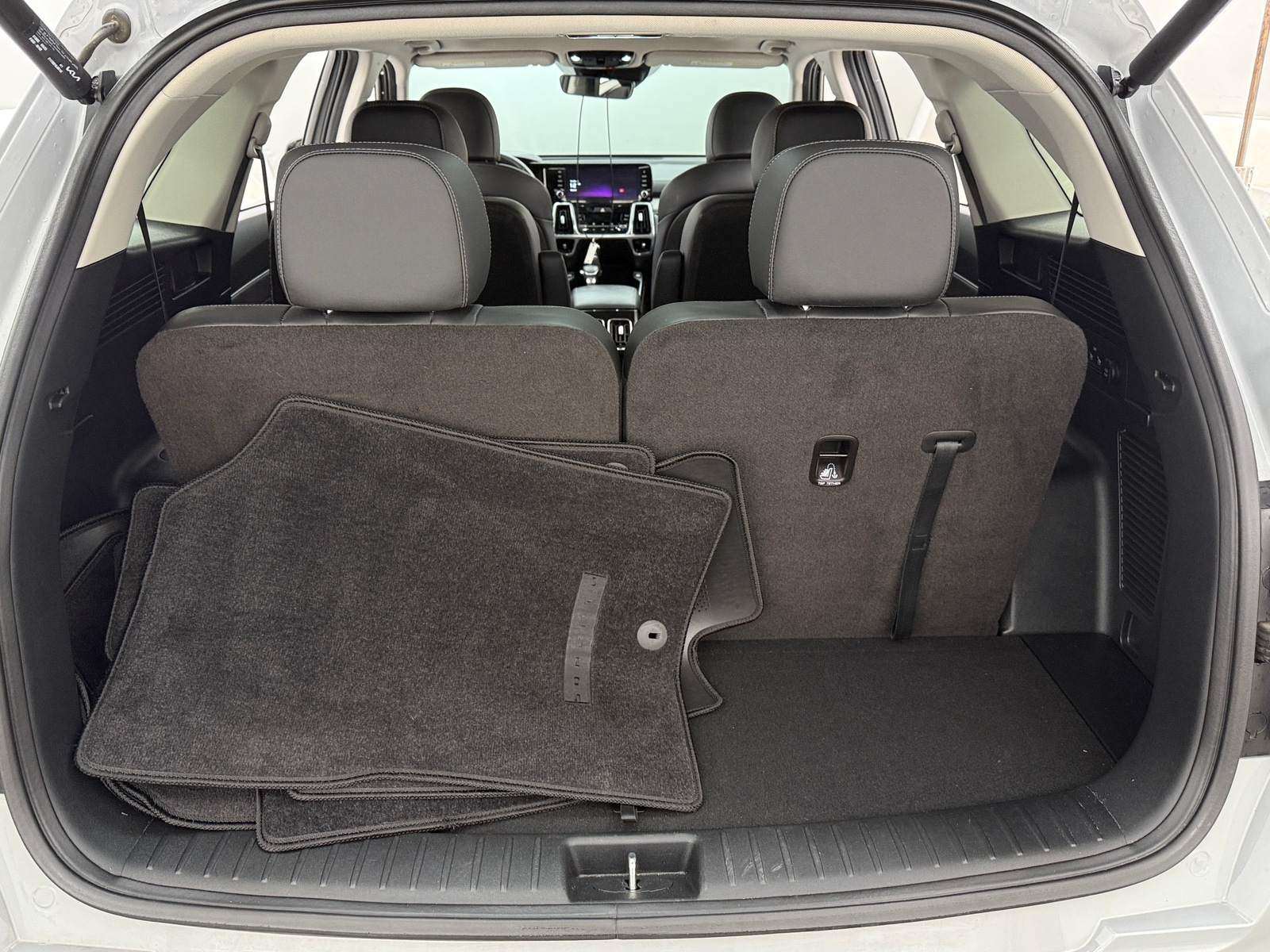 Thumbnail: 2023 Kia Sorento - 6