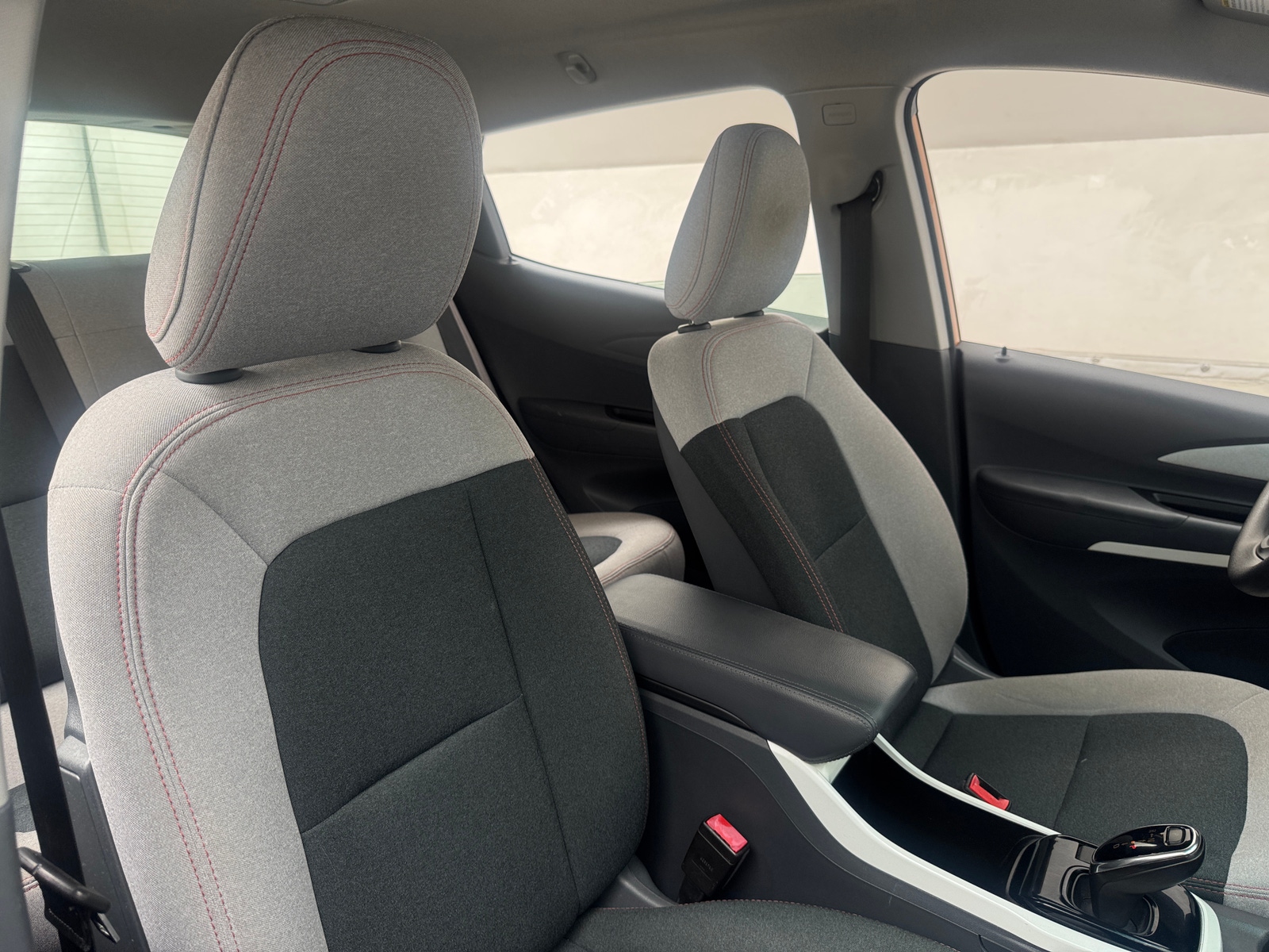 Thumbnail: 2017 Chevrolet Bolt EV - 2