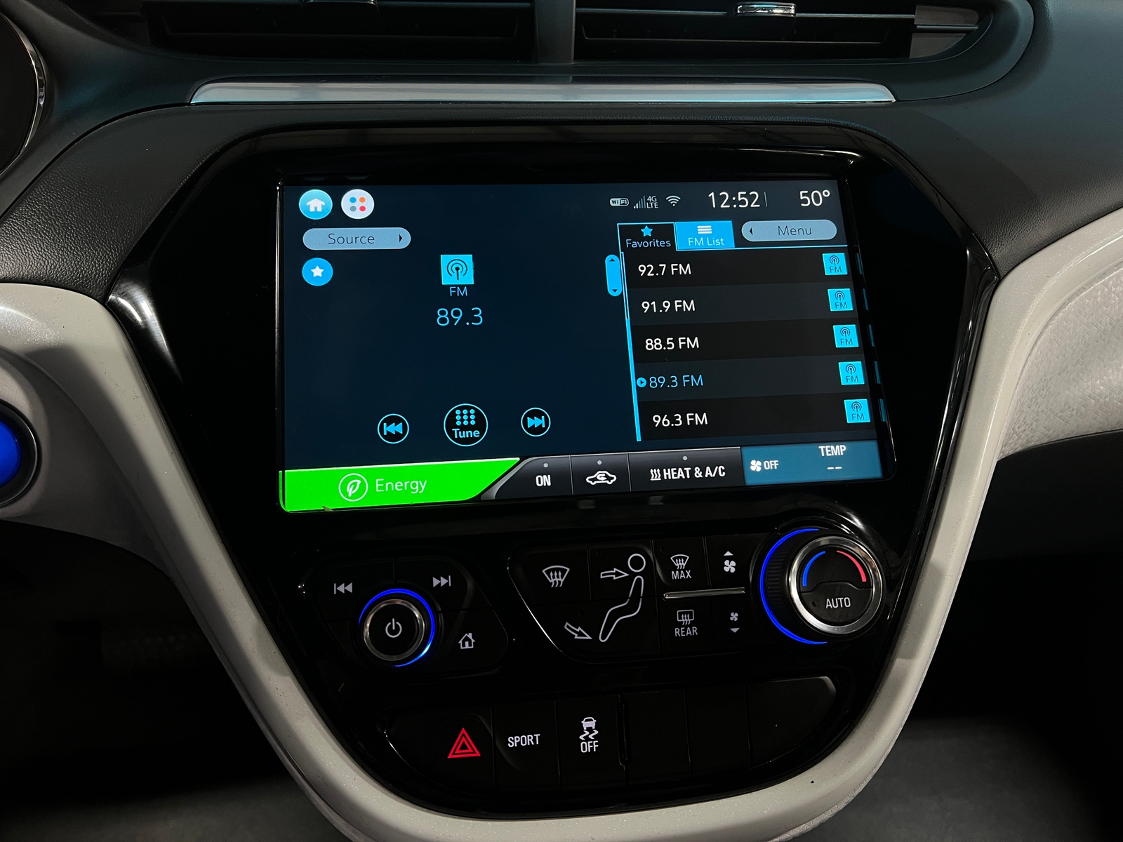 Thumbnail: 2017 Chevrolet Bolt EV - 4