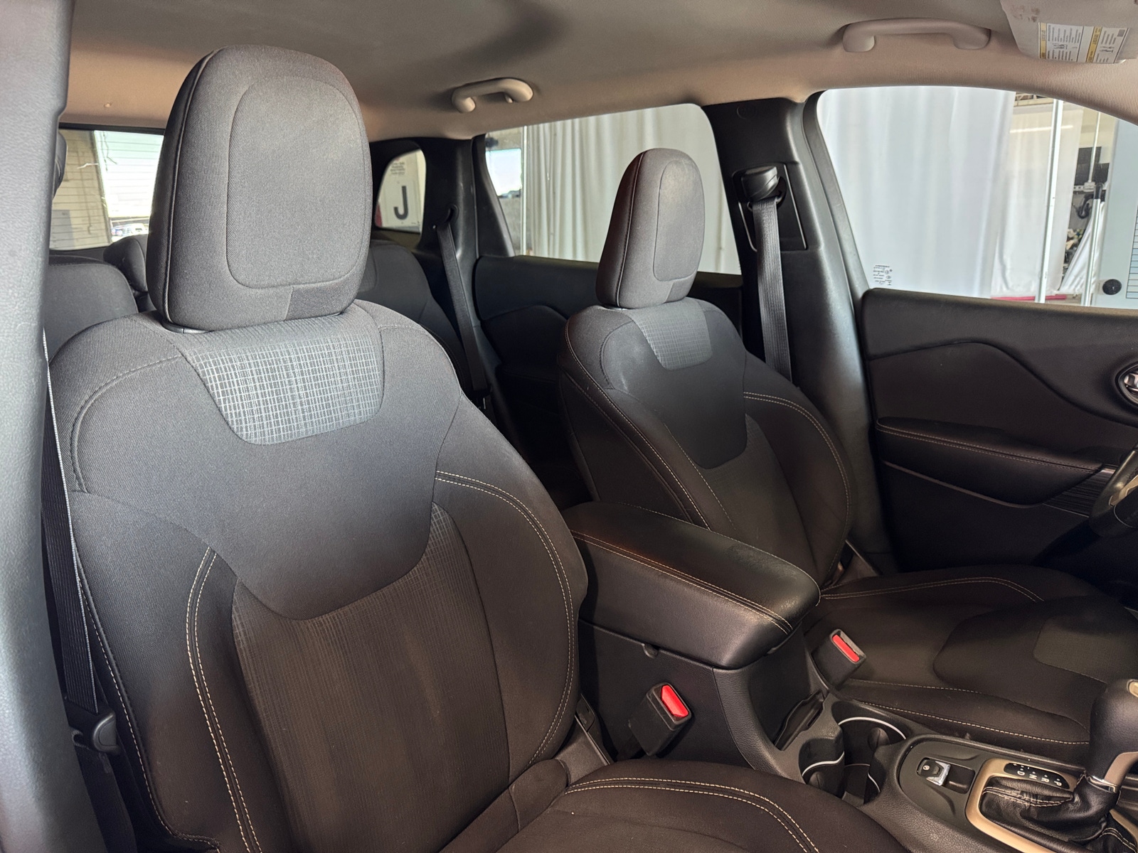 Thumbnail: 2016 Jeep Cherokee - 2