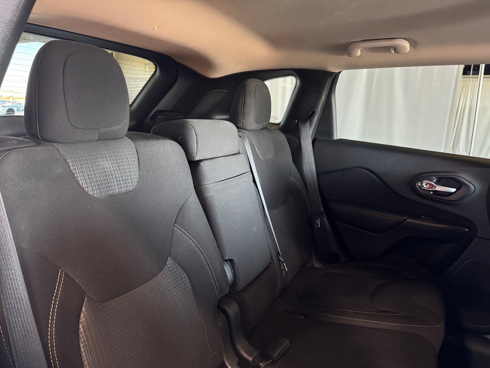 Thumbnail: 2016 Jeep Cherokee - 6