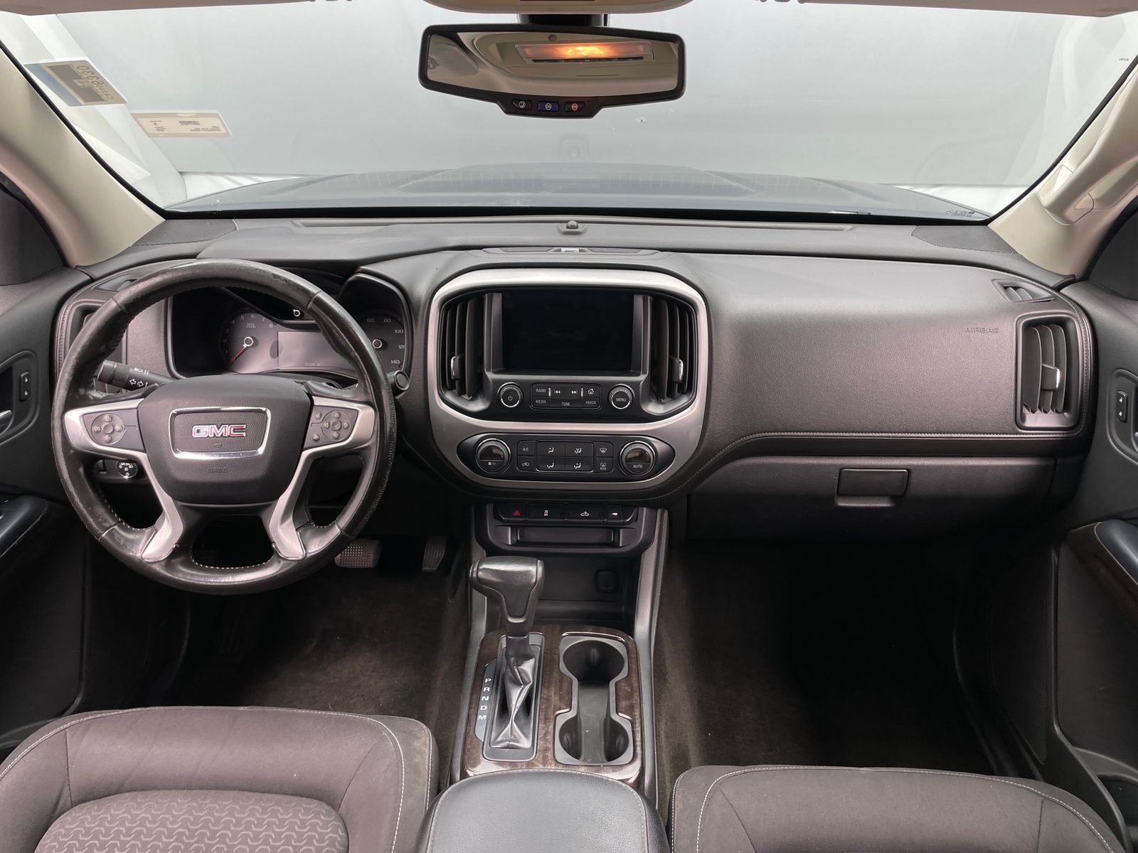 Thumbnail: 2015 GMC Canyon - 3