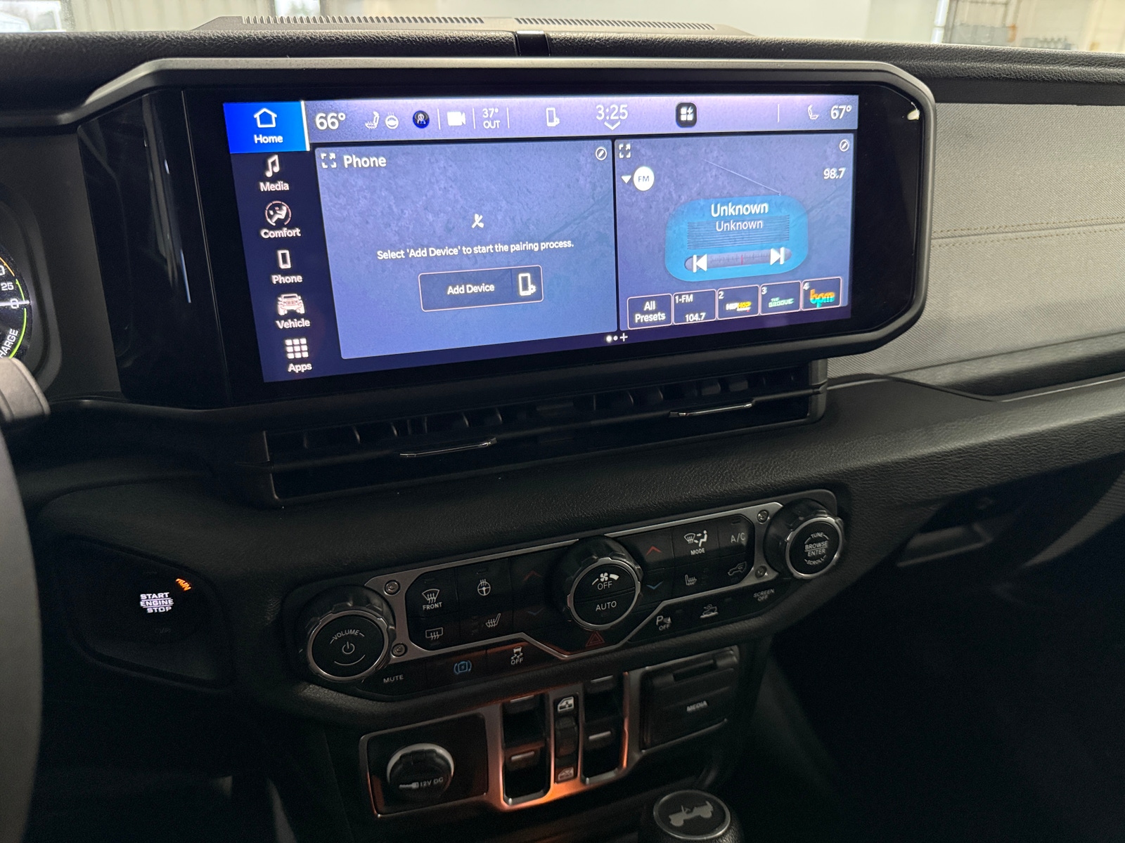 Thumbnail: 2024 Jeep Wrangler - 4