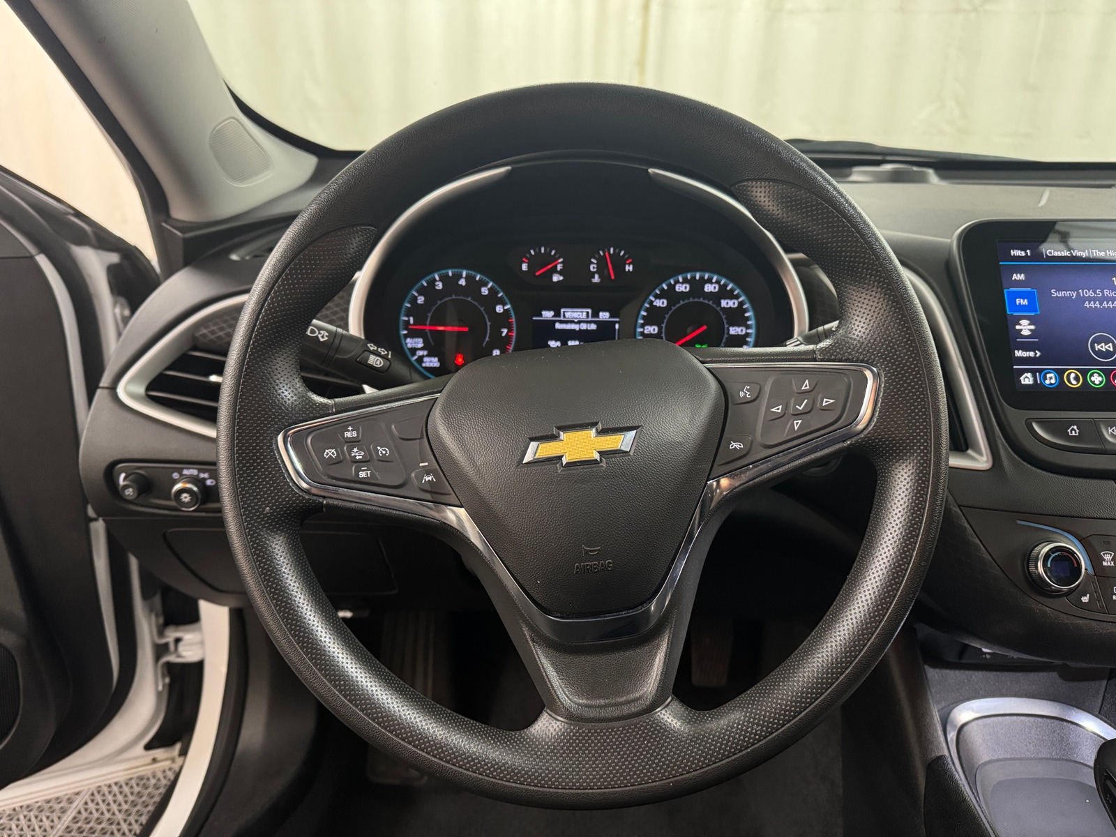 Thumbnail: 2024 Chevrolet Malibu - 5