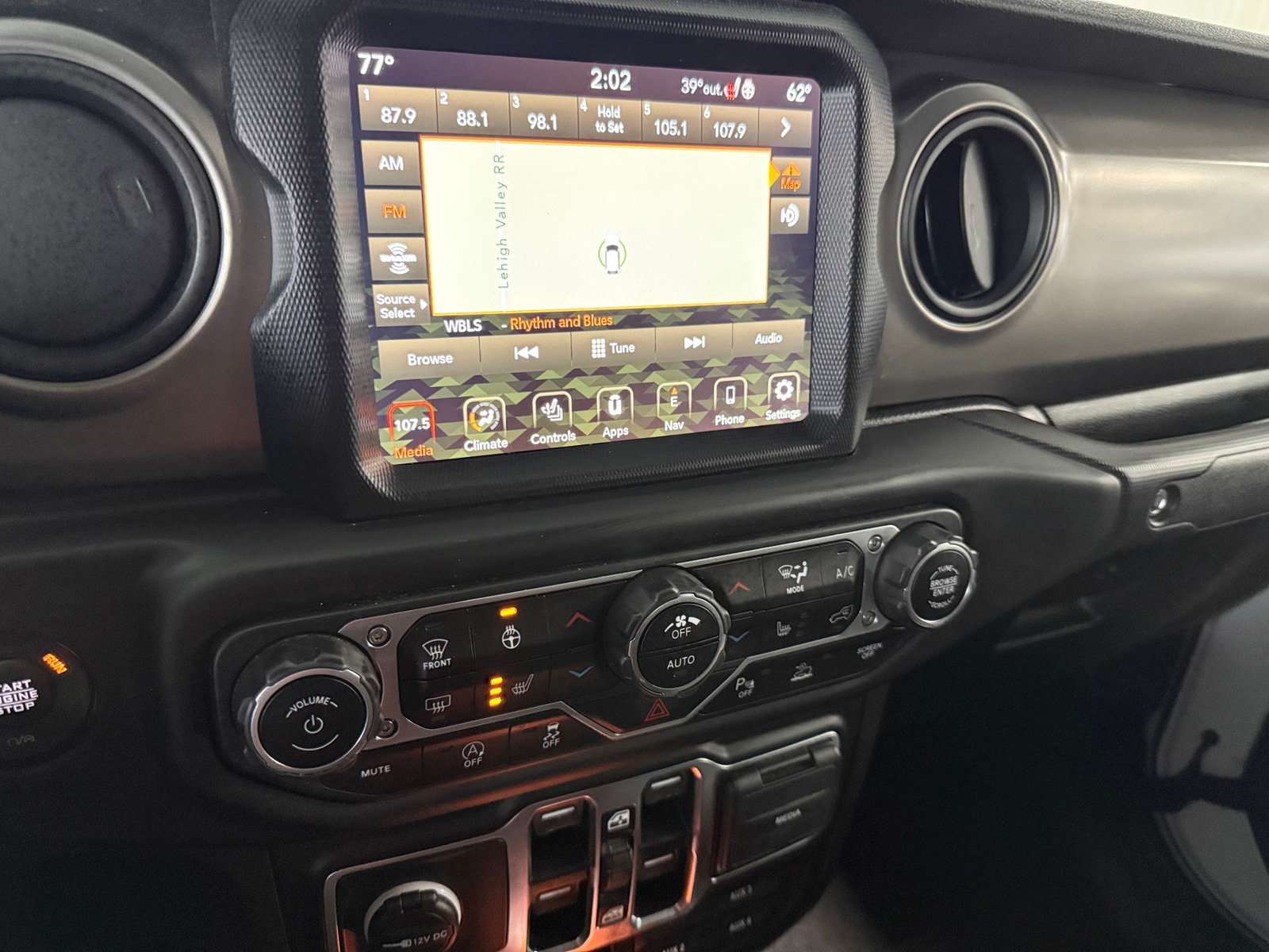 Thumbnail: 2021 Jeep Gladiator - 4